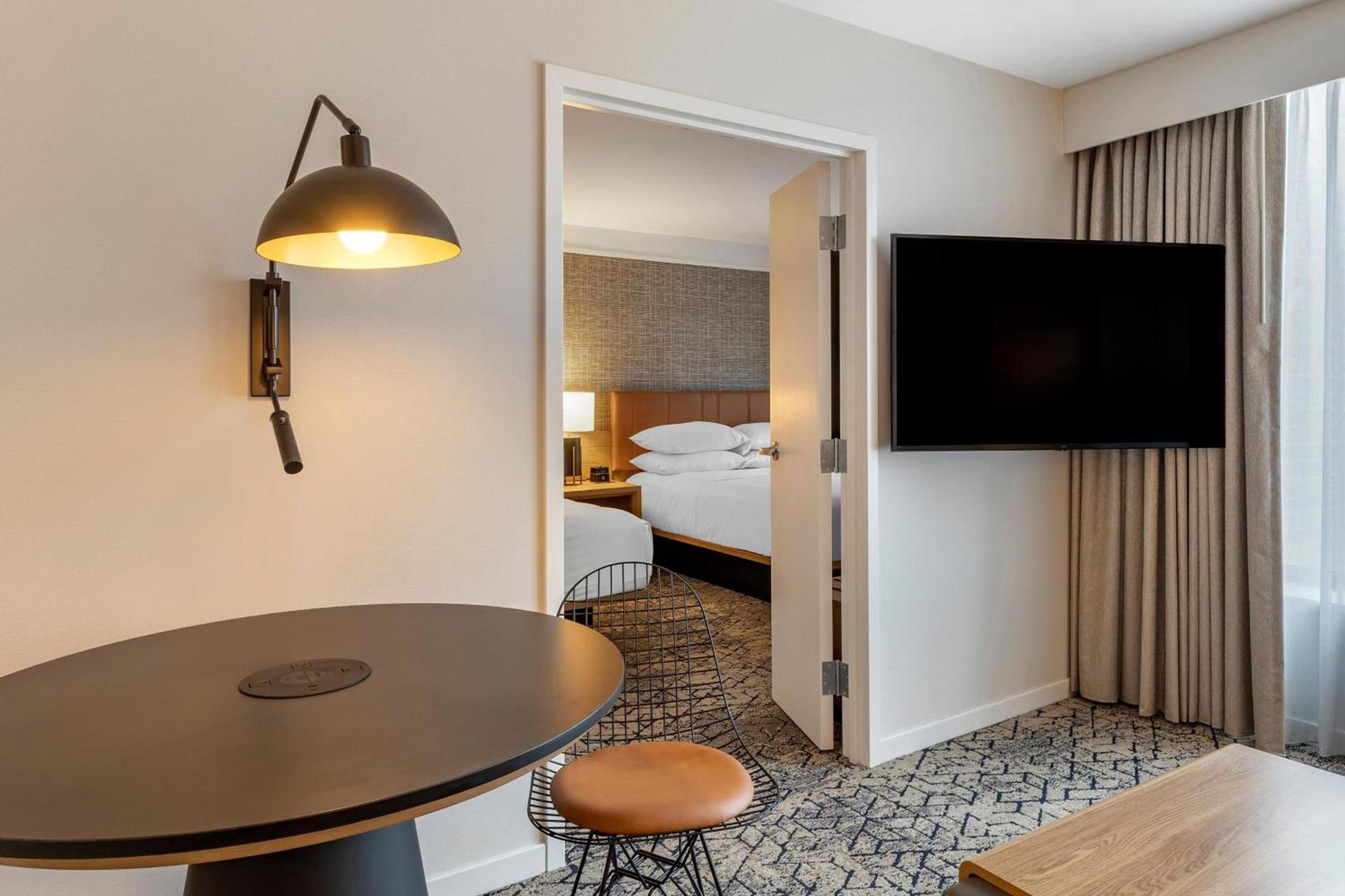 Sheraton Suites Old Town Alexandria photo 15