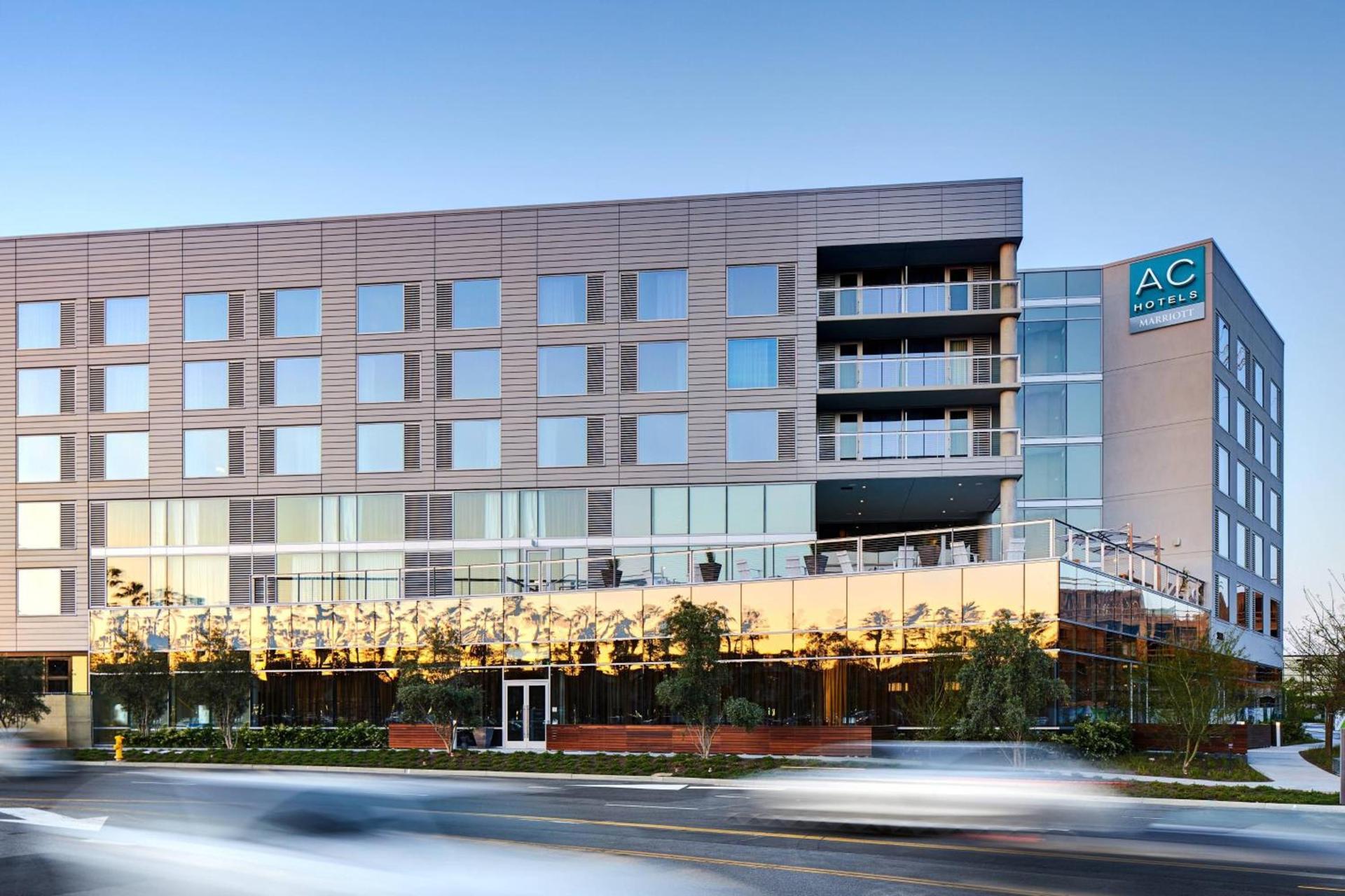 AC Hotel by Marriott Irvine photo 2