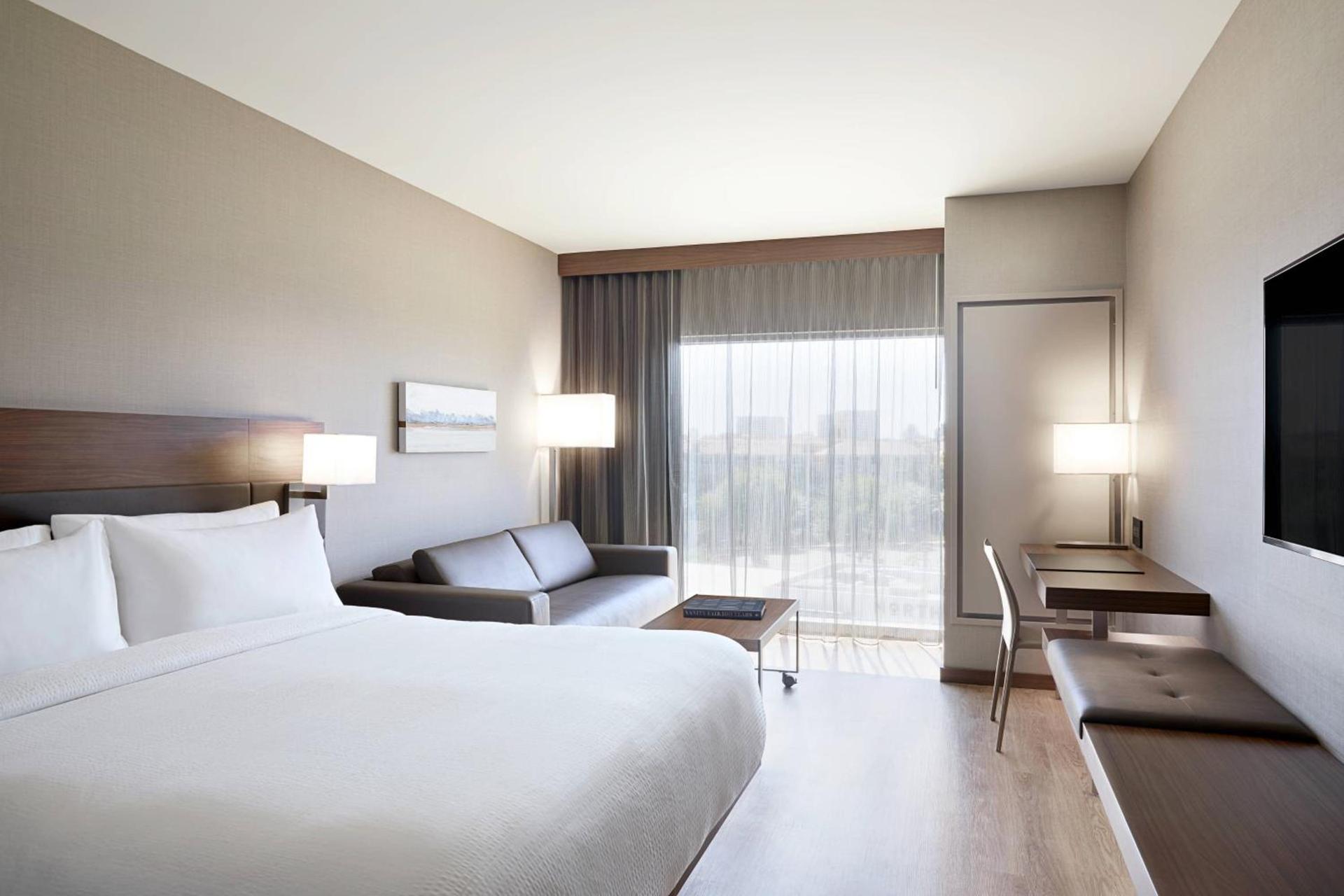 AC Hotel by Marriott Irvine photo 6