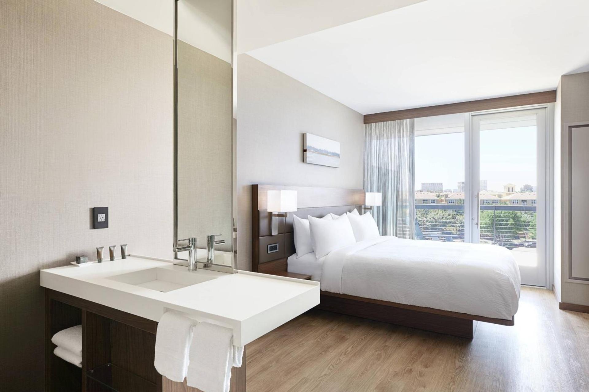 AC Hotel by Marriott Irvine photo 7