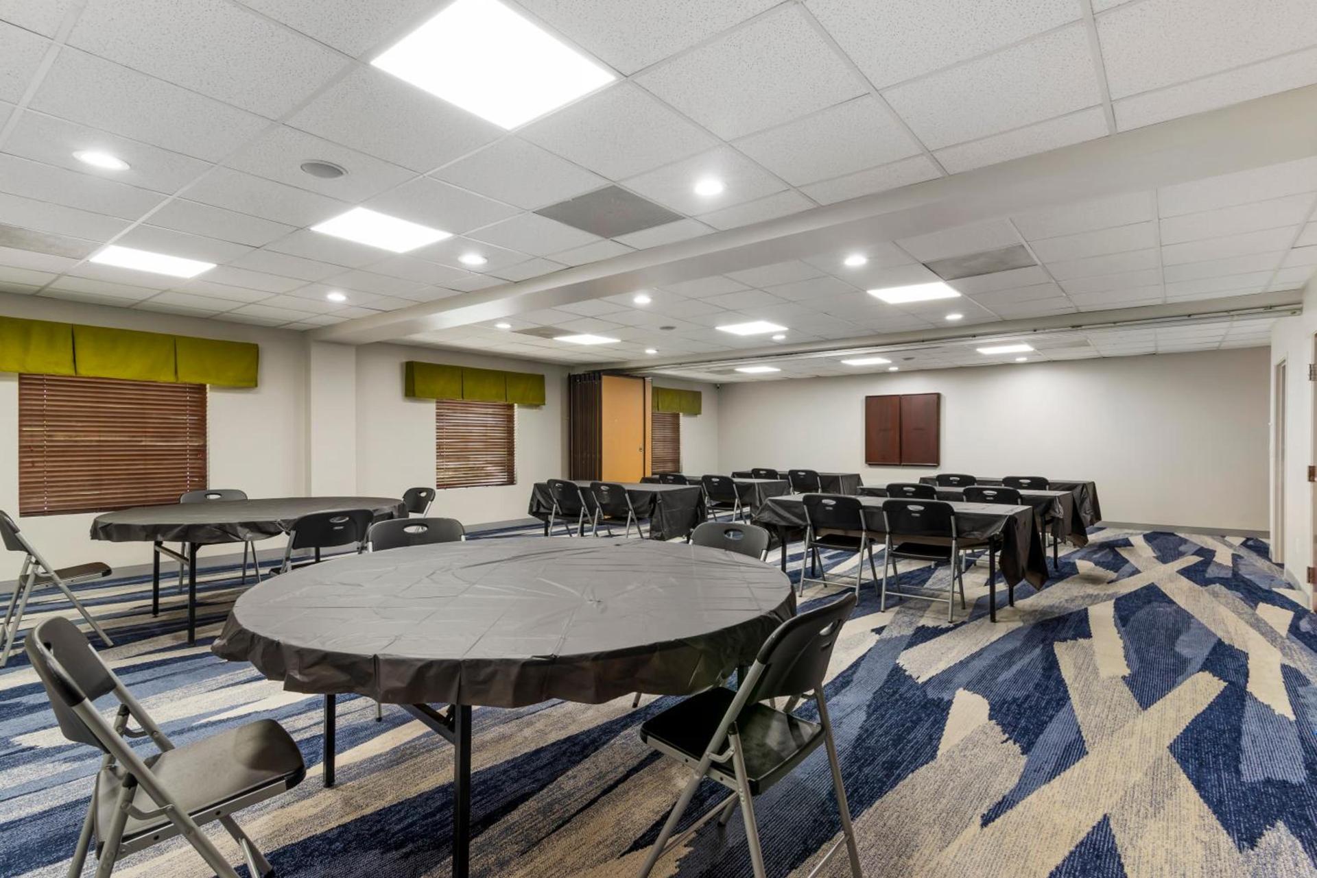 Comfort Suites Atlanta Airport photo 58