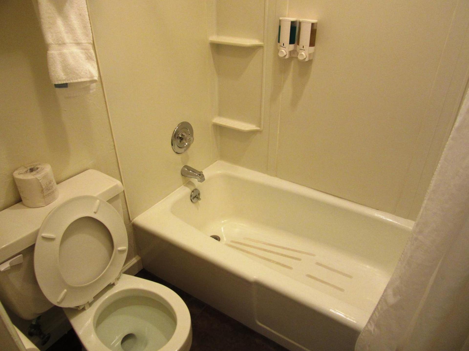 White Buffalo Hotel photo 11