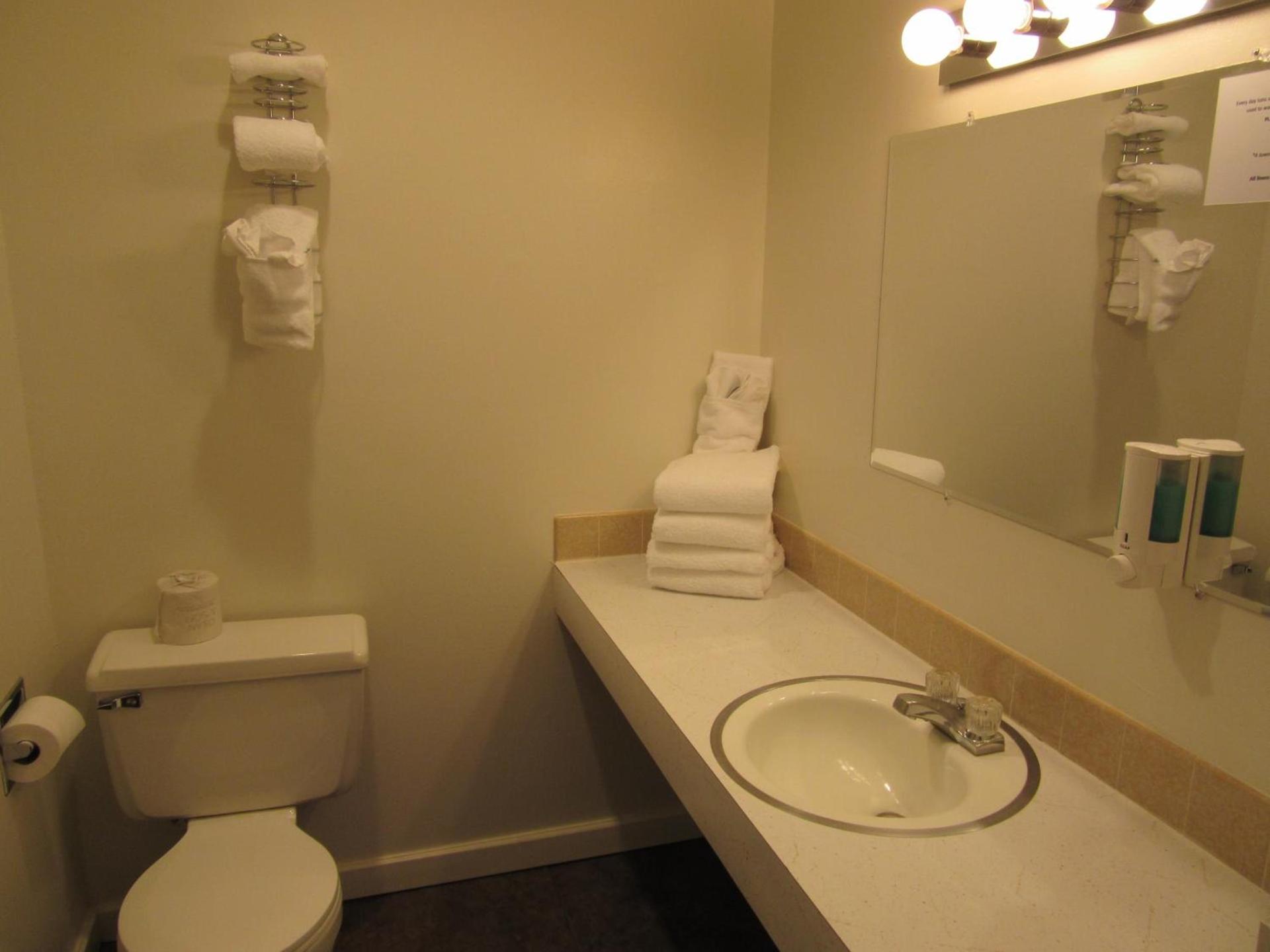 White Buffalo Hotel photo 22