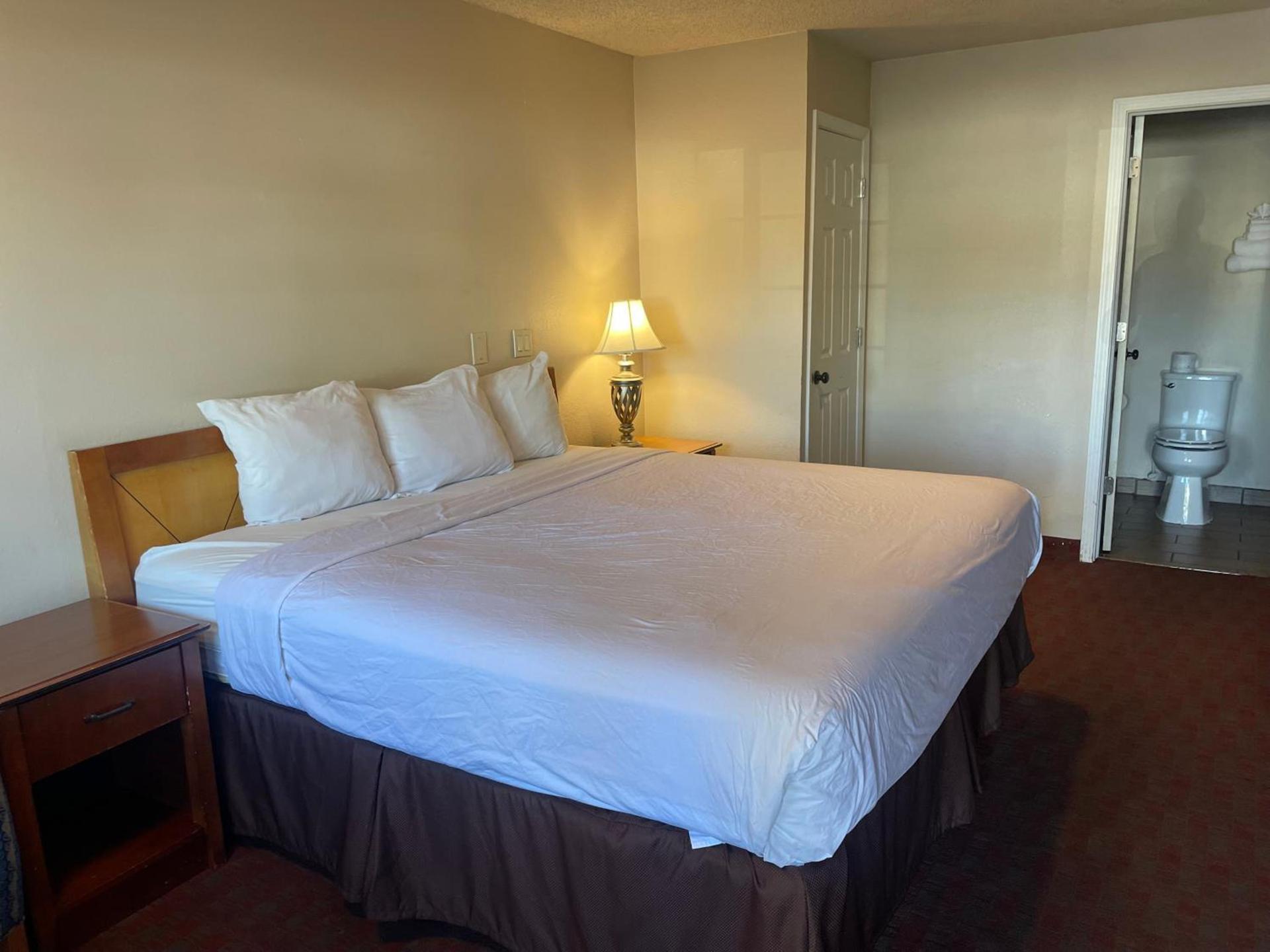 Skyway Inn - Seatac photo 29