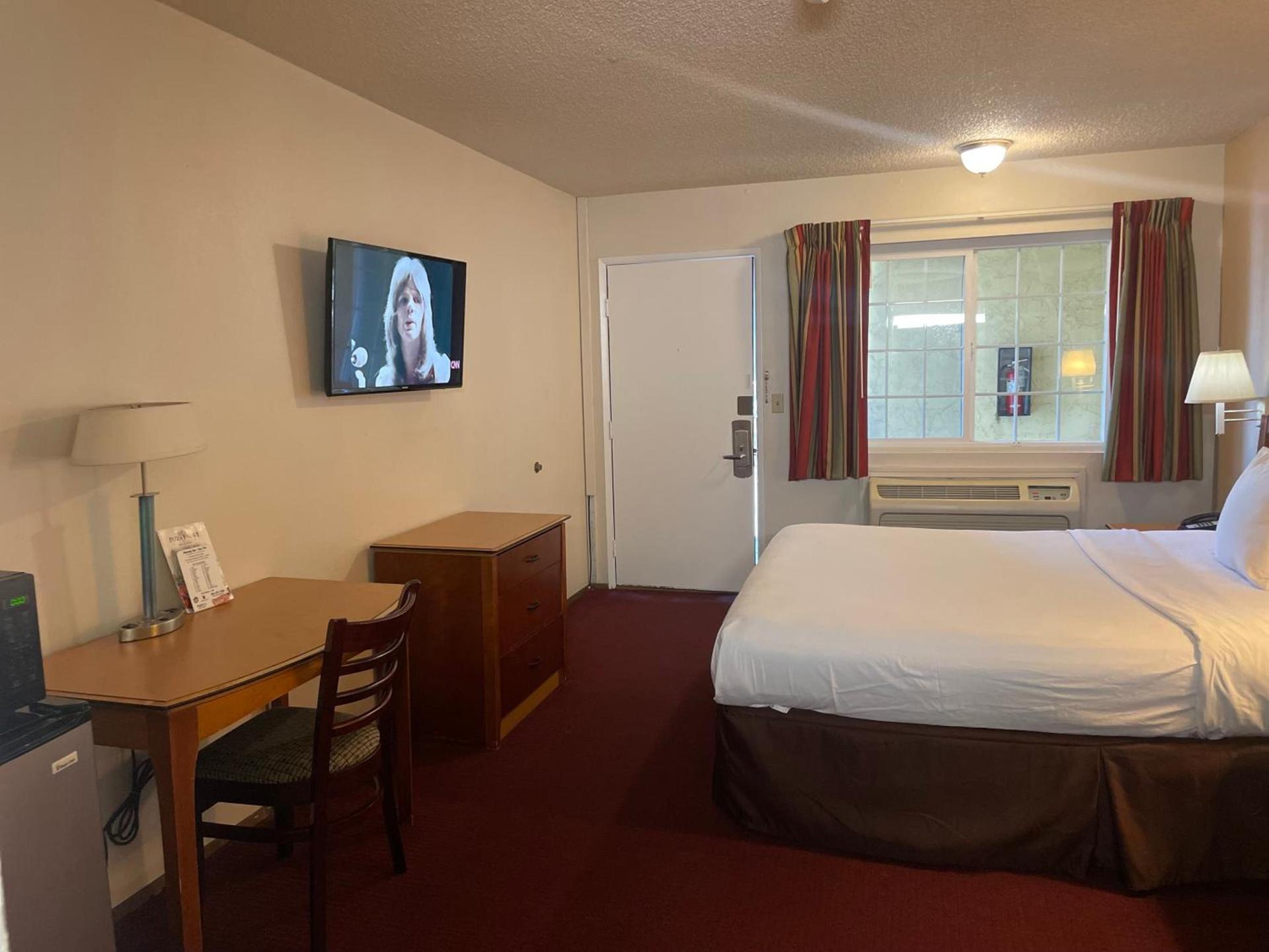Skyway Inn - Seatac photo 50