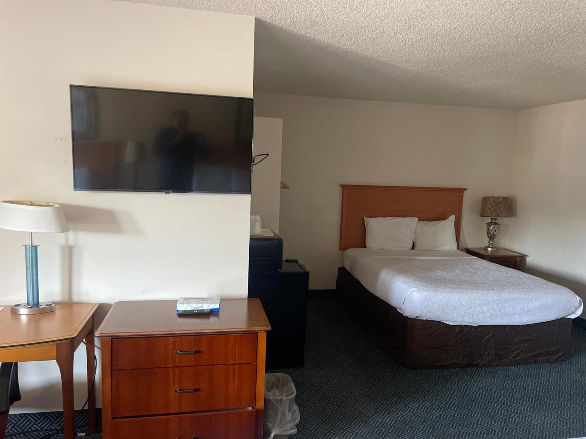 Skyway Inn - Seatac photo 44