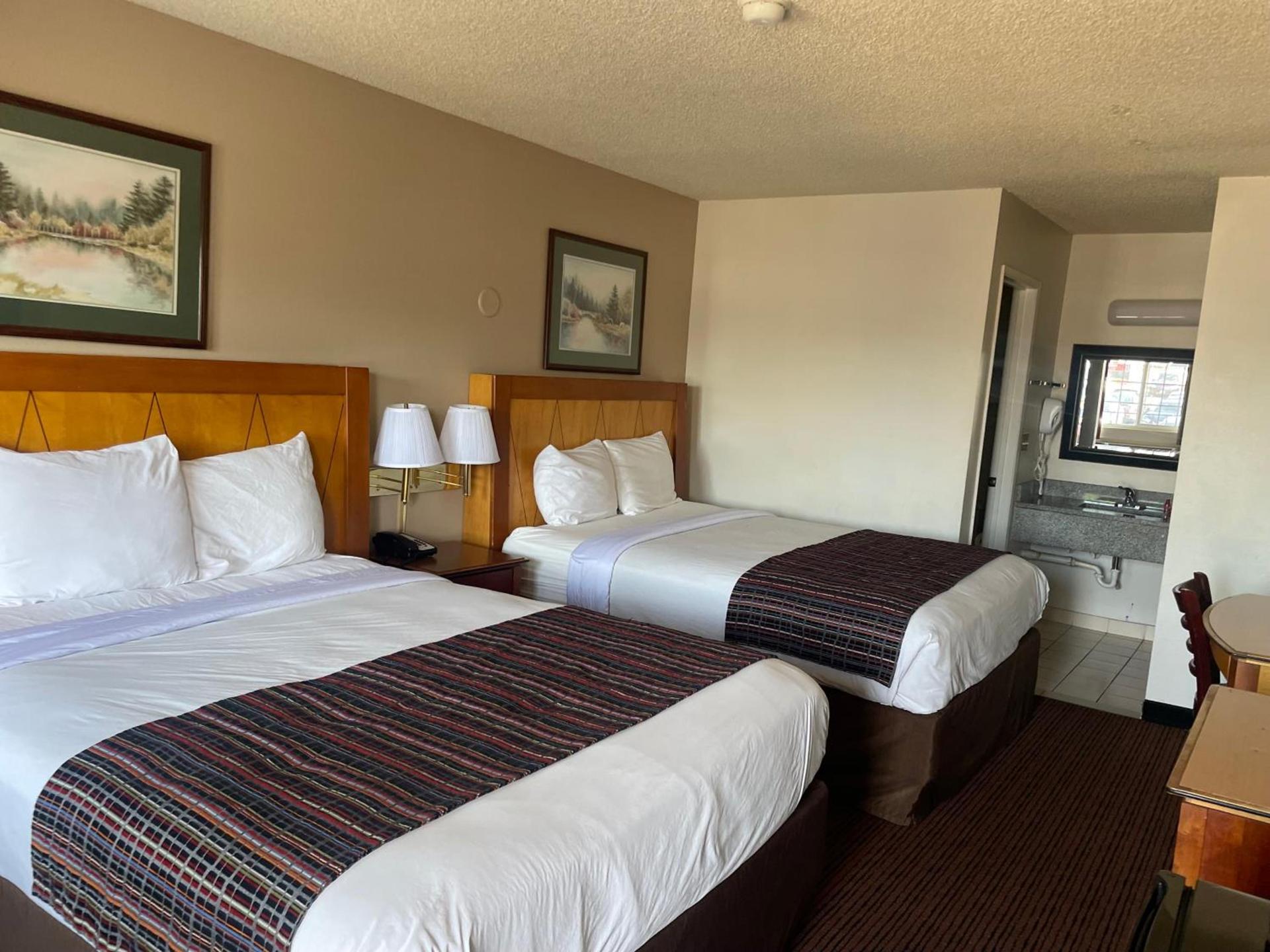 Skyway Inn - Seatac photo 39