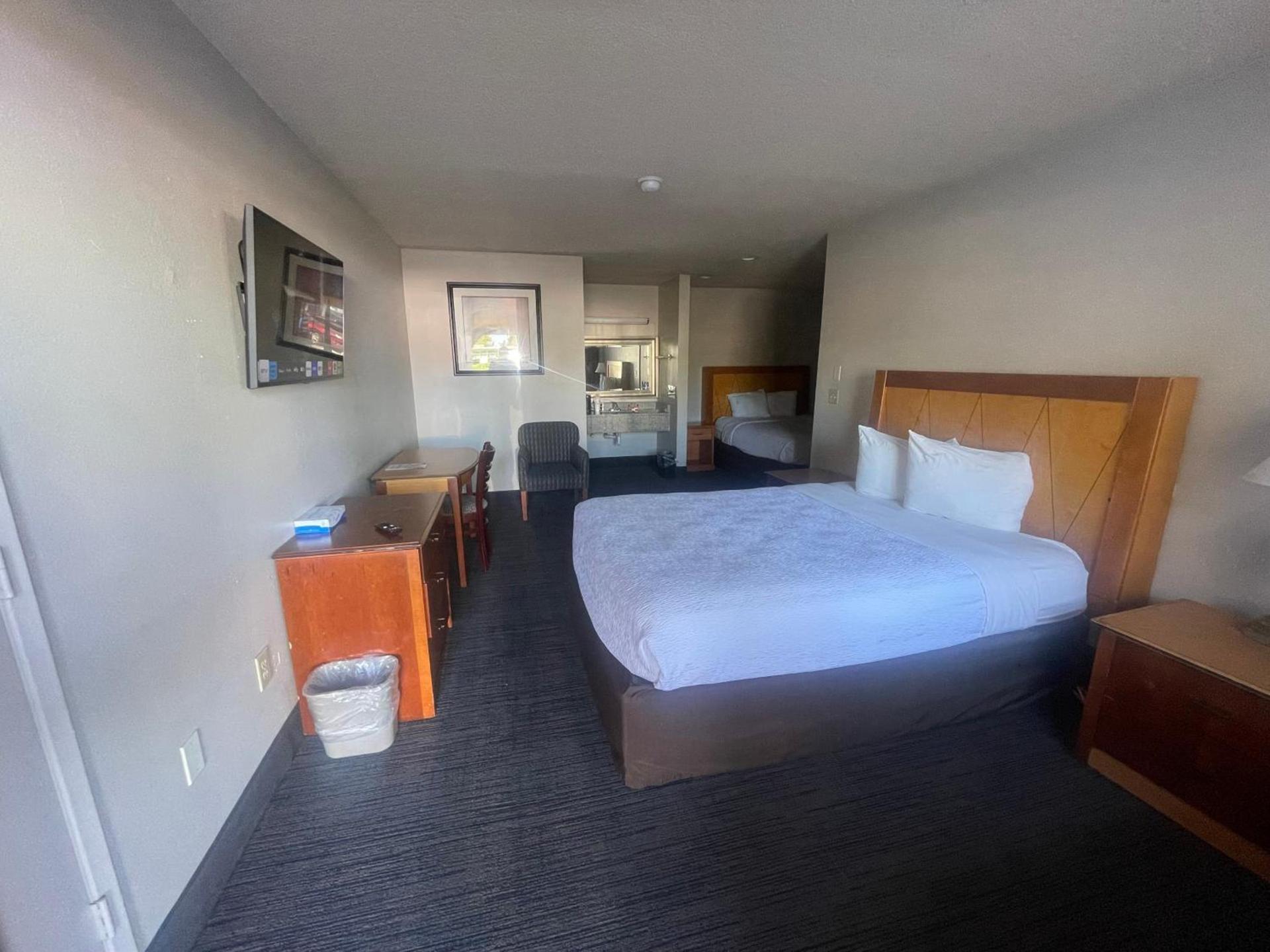 Skyway Inn - Seatac photo 36