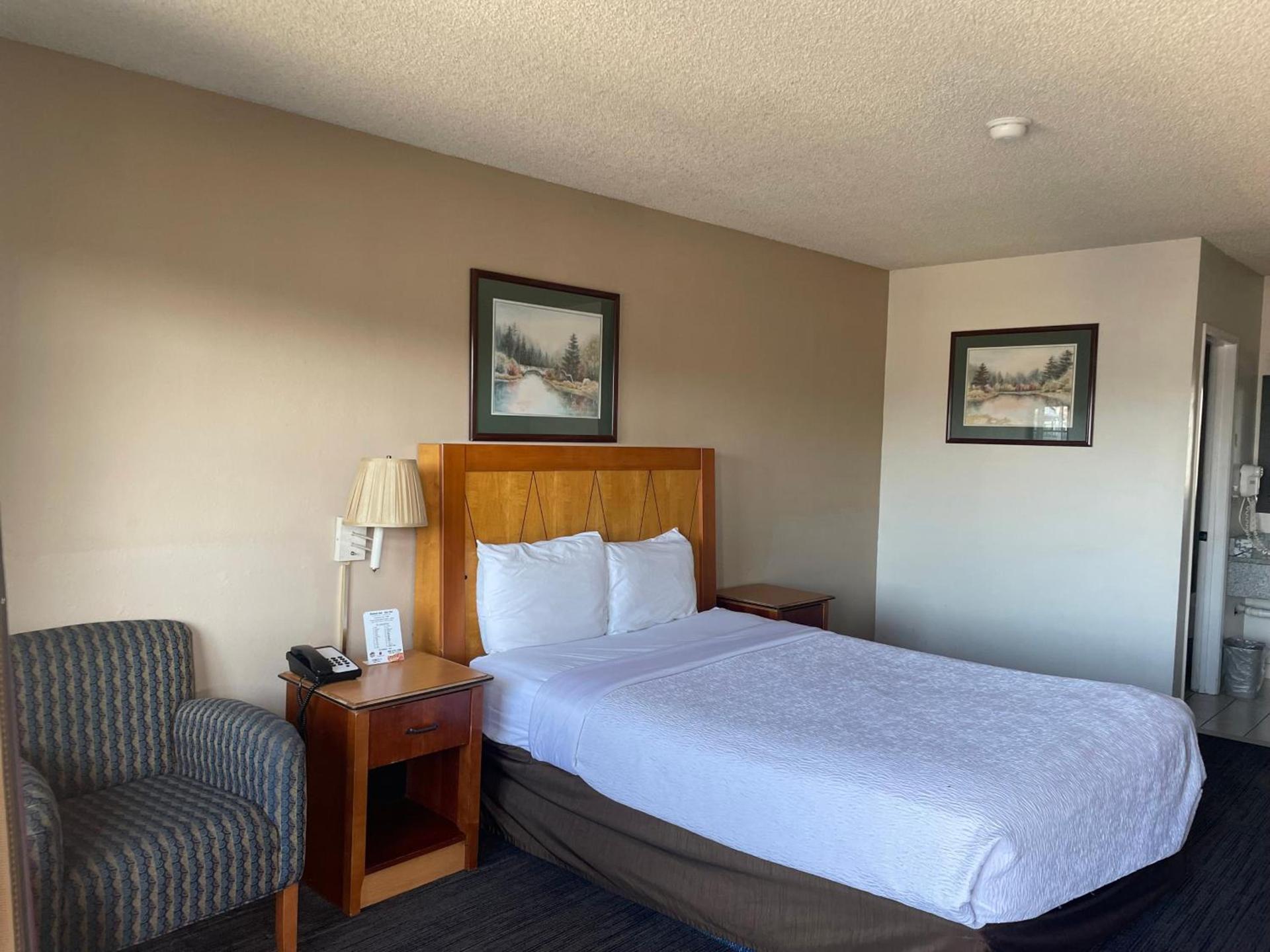Skyway Inn - Seatac photo 38