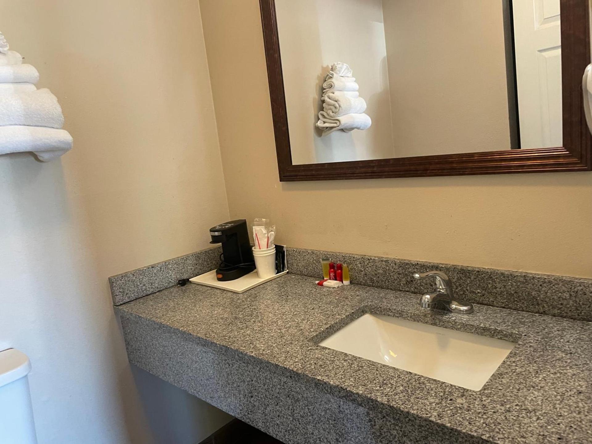 Skyway Inn - Seatac photo 51