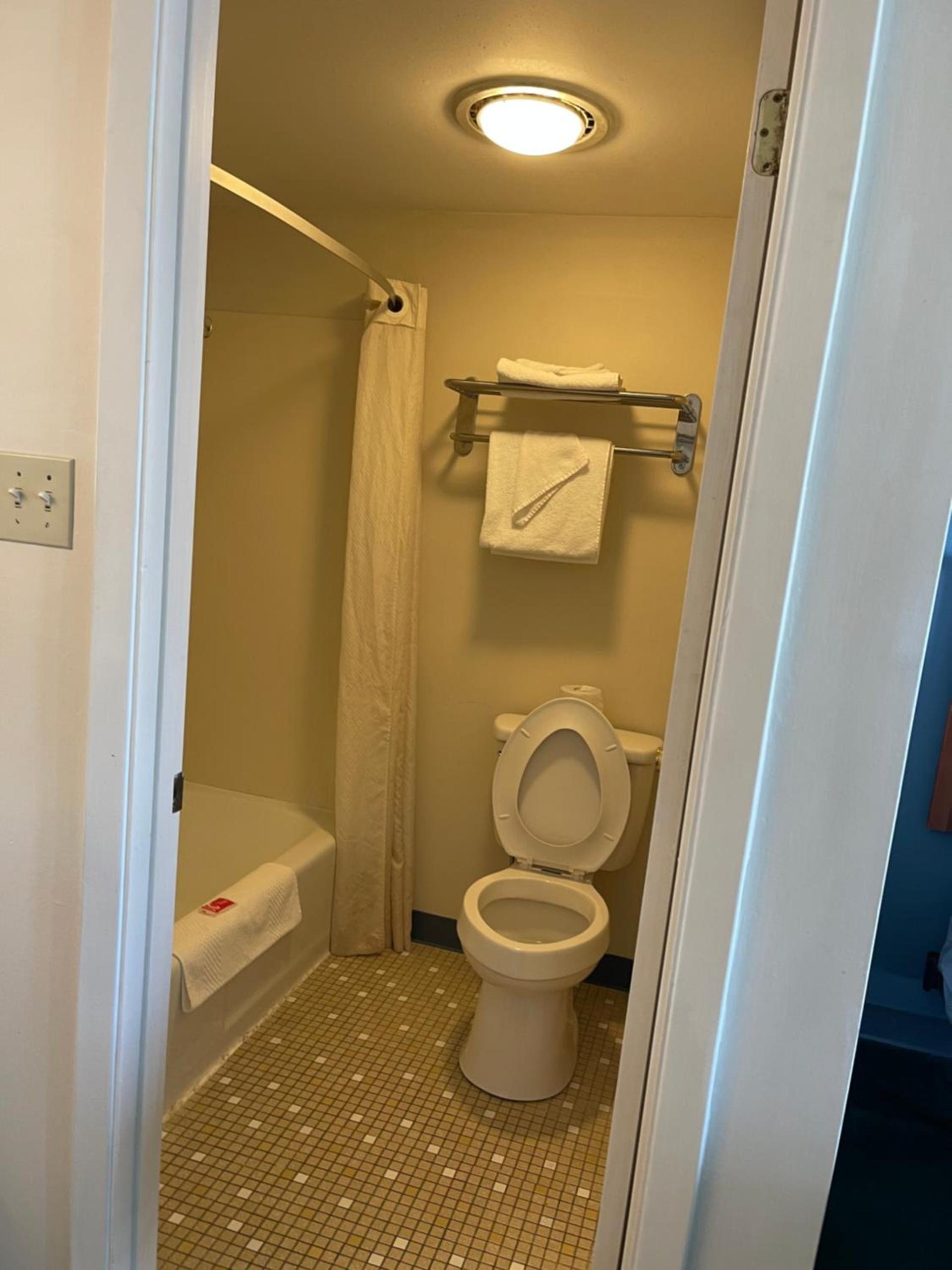 Horseshoe Curve Lodge photo 10