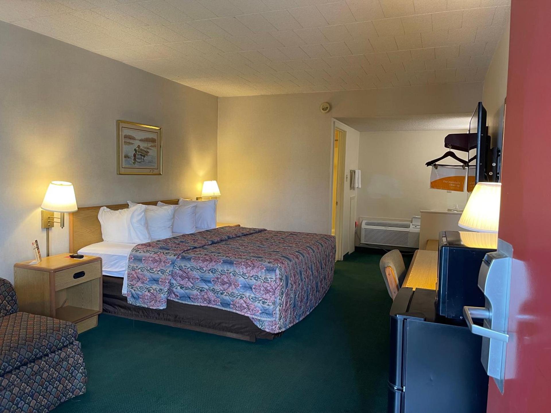 Horseshoe Curve Lodge photo 12