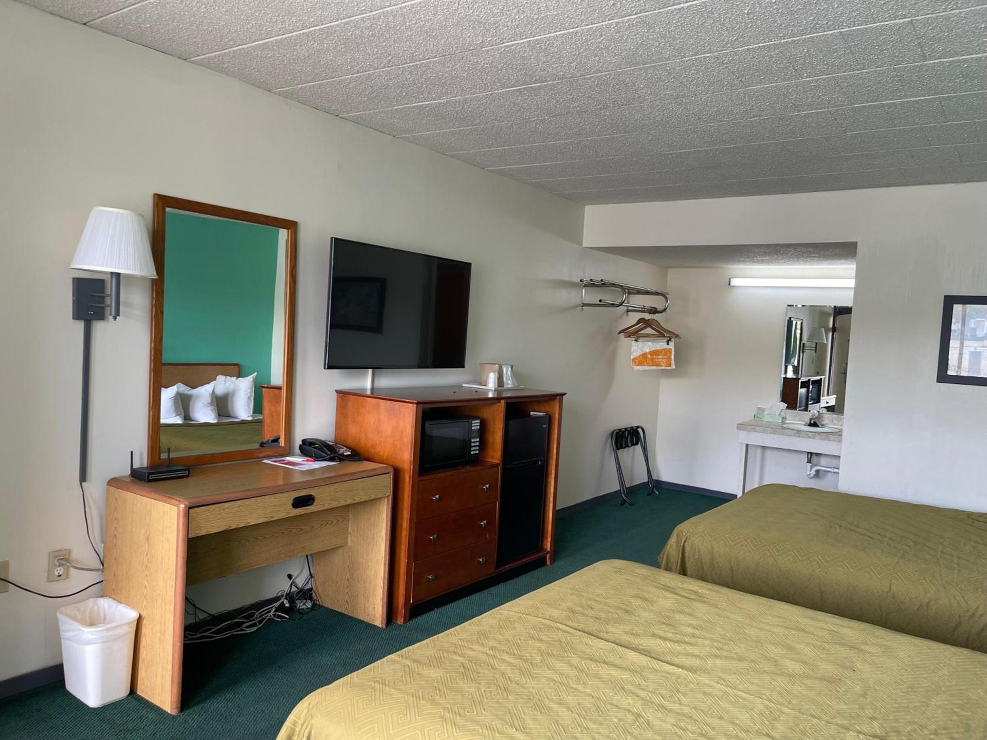 Horseshoe Curve Lodge photo 11