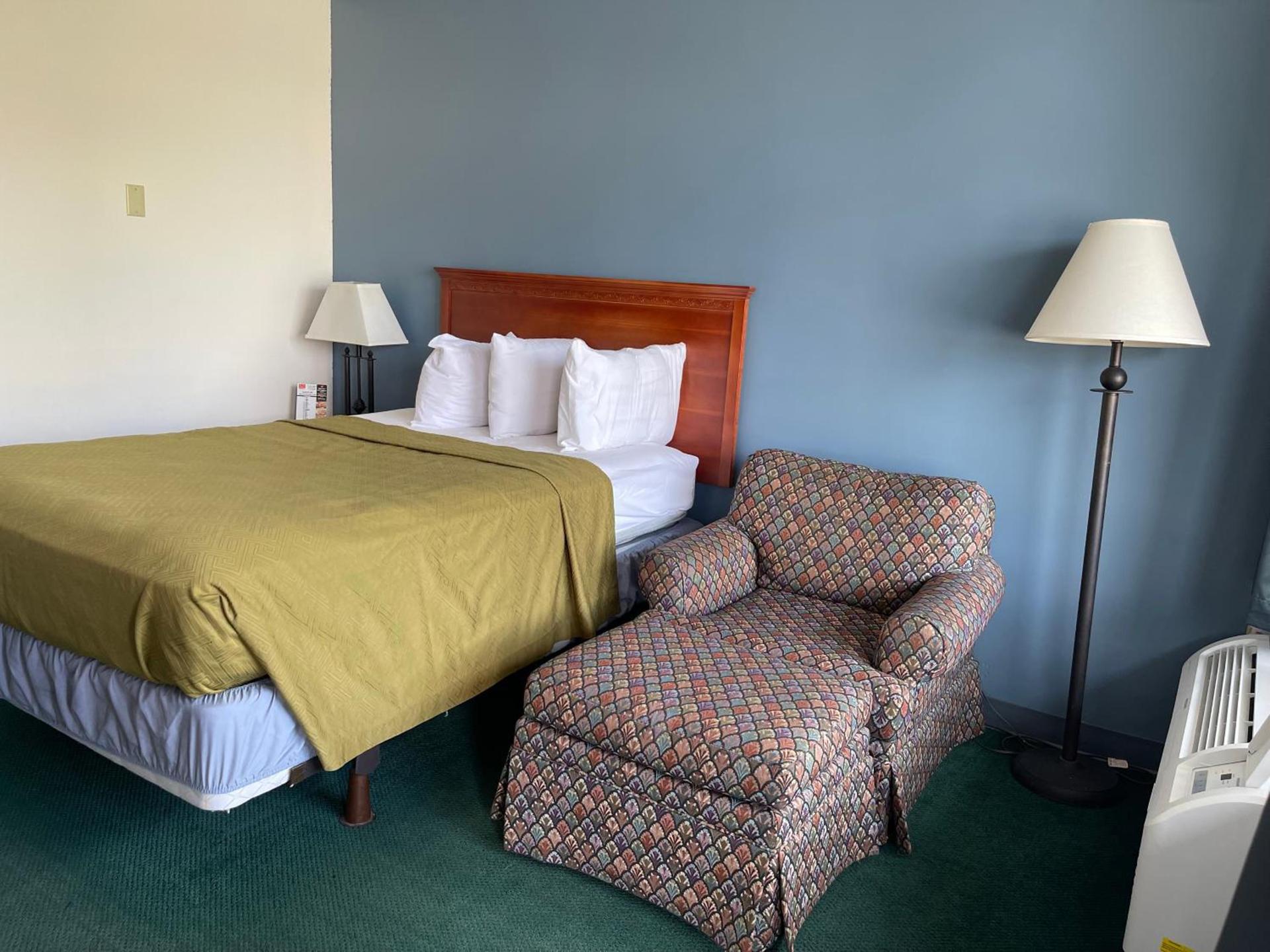 Horseshoe Curve Lodge photo 16
