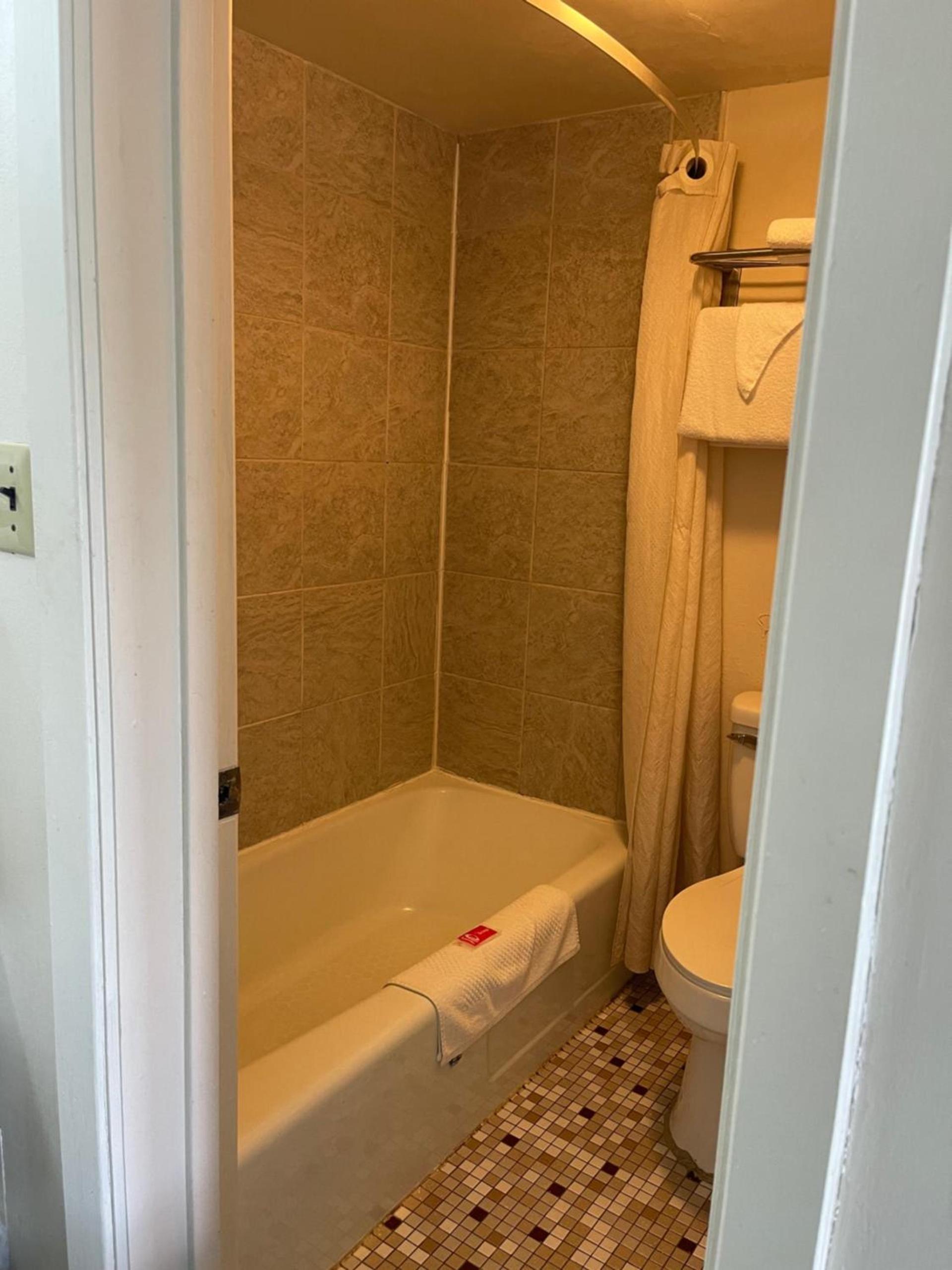 Horseshoe Curve Lodge photo 9