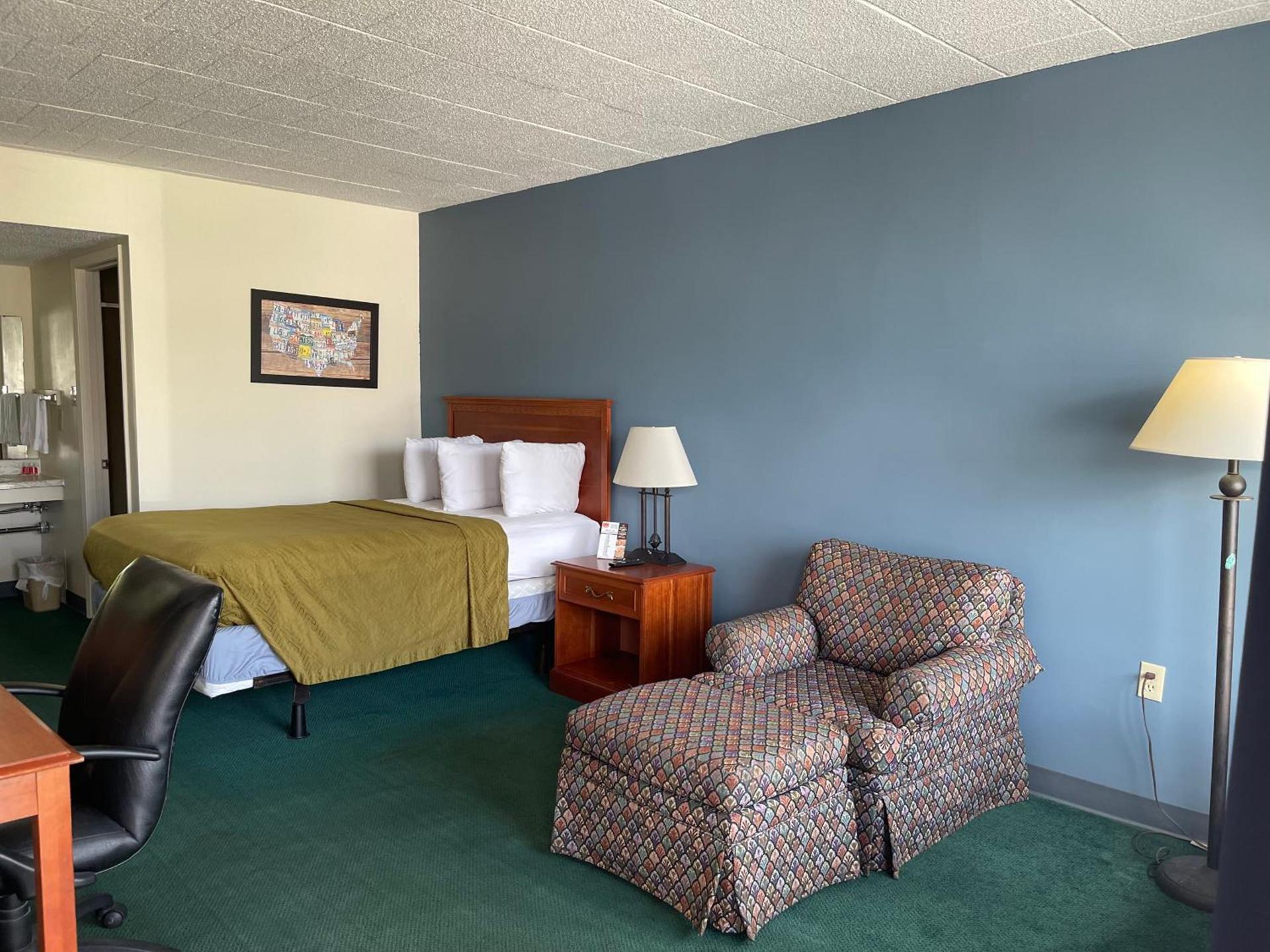 Horseshoe Curve Lodge photo 13