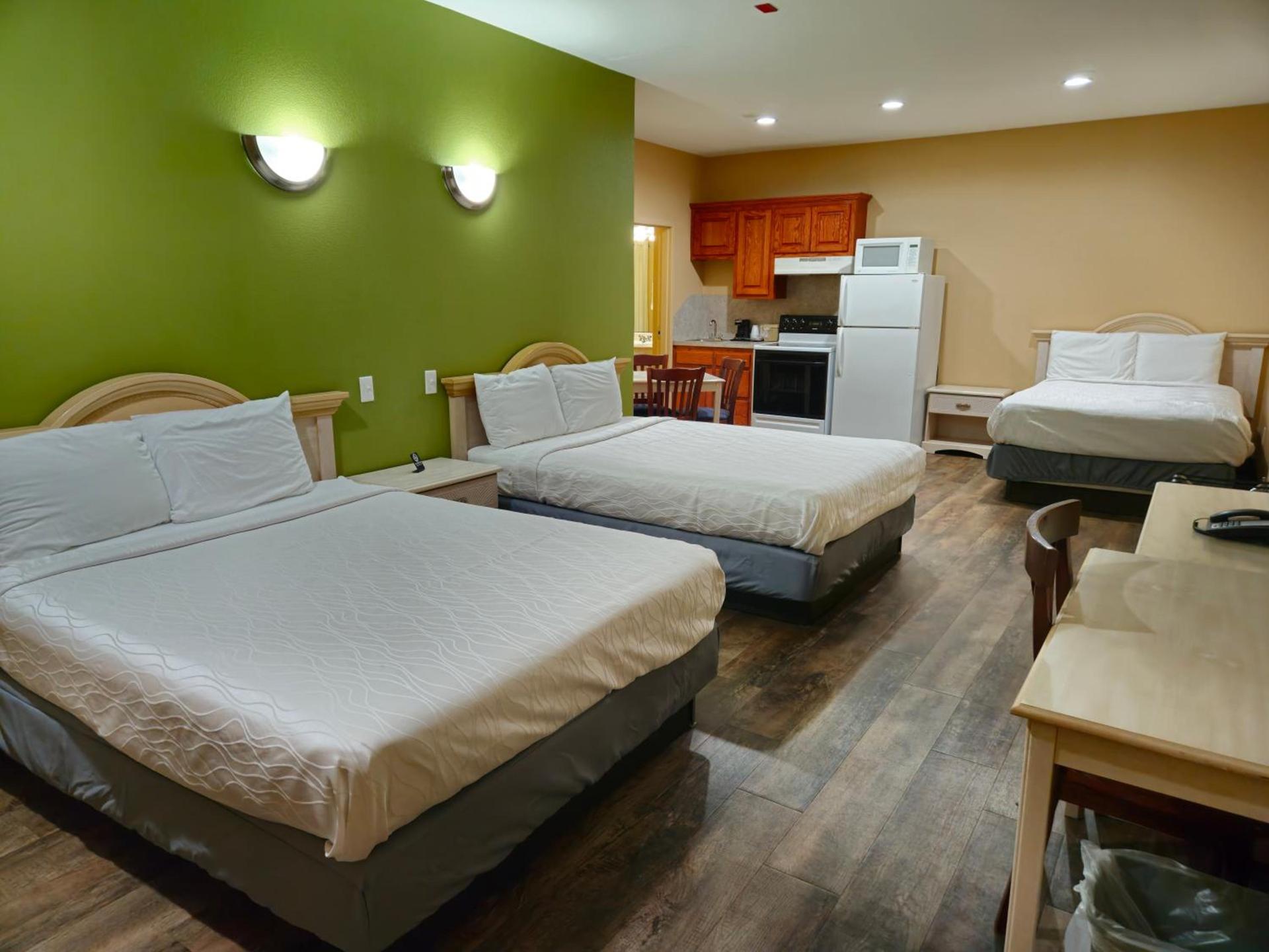 Weston Inn & Suites photo 38