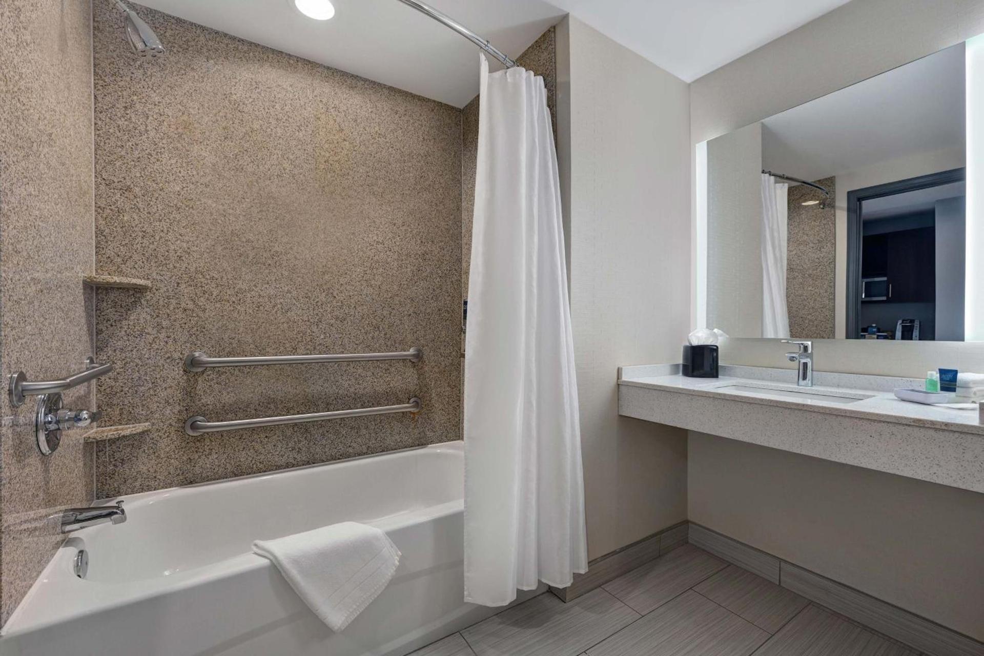 Four Points by Sheraton Birmingham Homewood photo 10