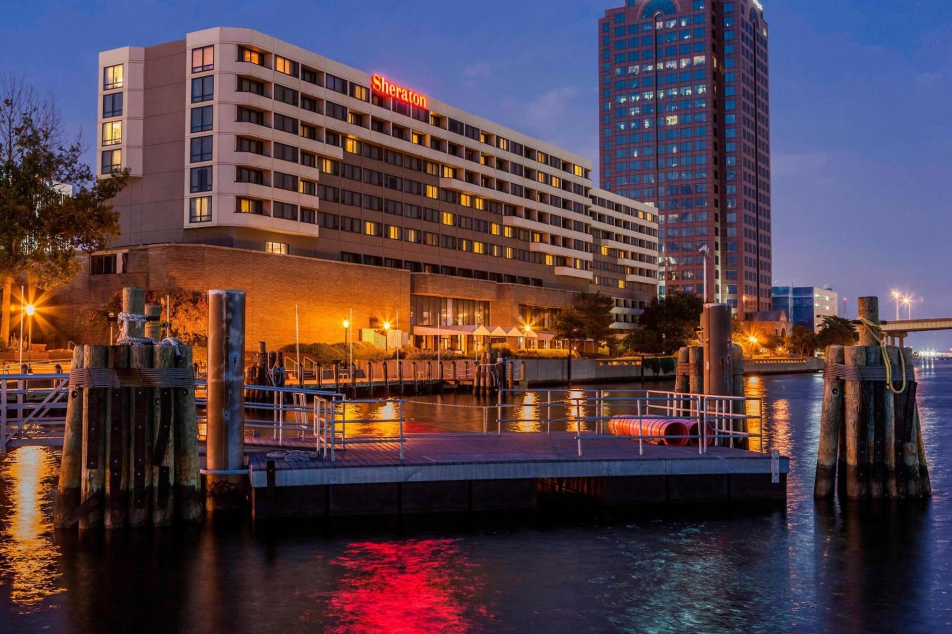 Sheraton Norfolk Waterside Hotel — hotel in Norfolk