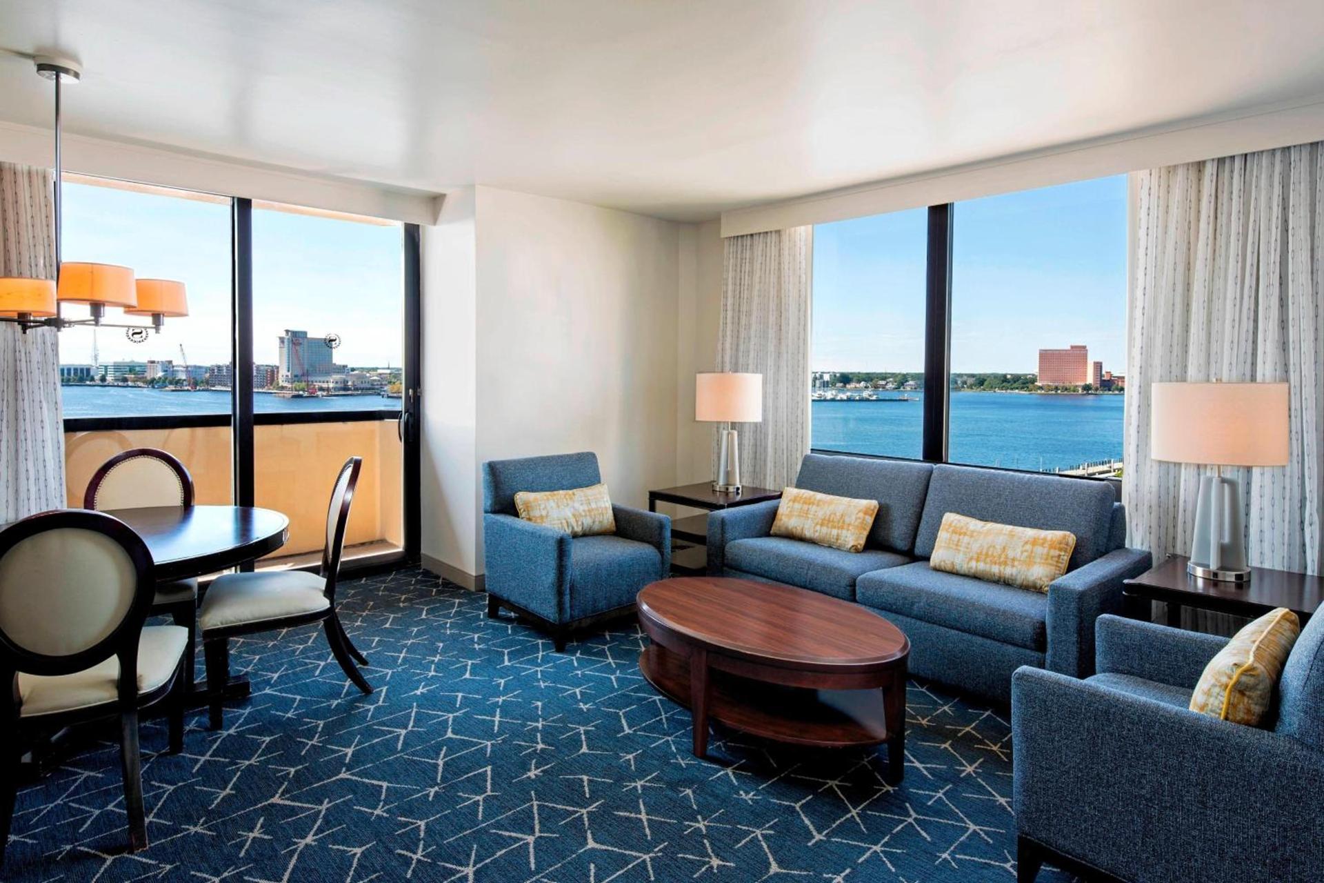Sheraton Norfolk Waterside Hotel photo 24