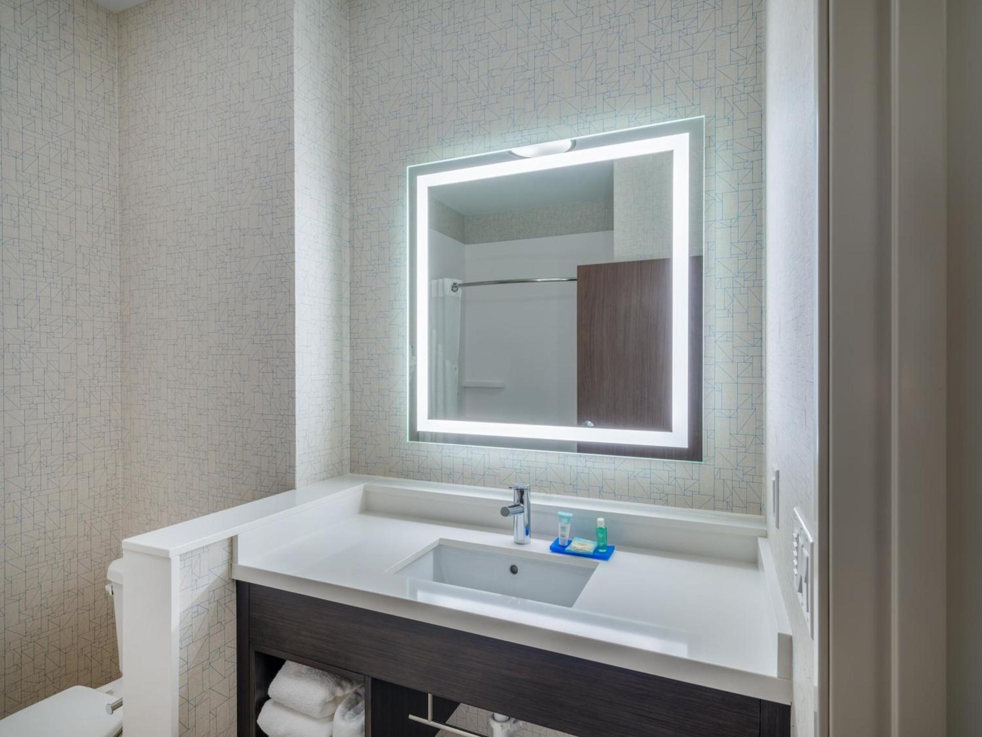 Holiday Inn Express & Suites - Watertown by IHG photo 37
