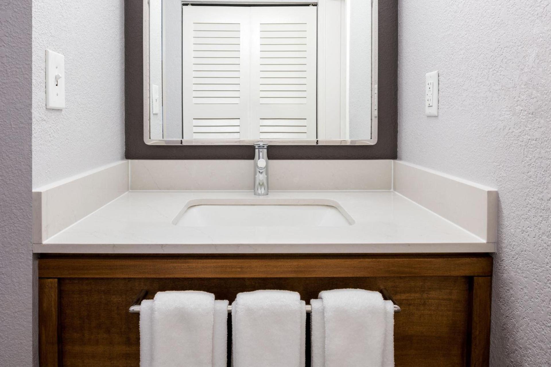 Courtyard by Marriott Charlotte Ballantyne photo 32