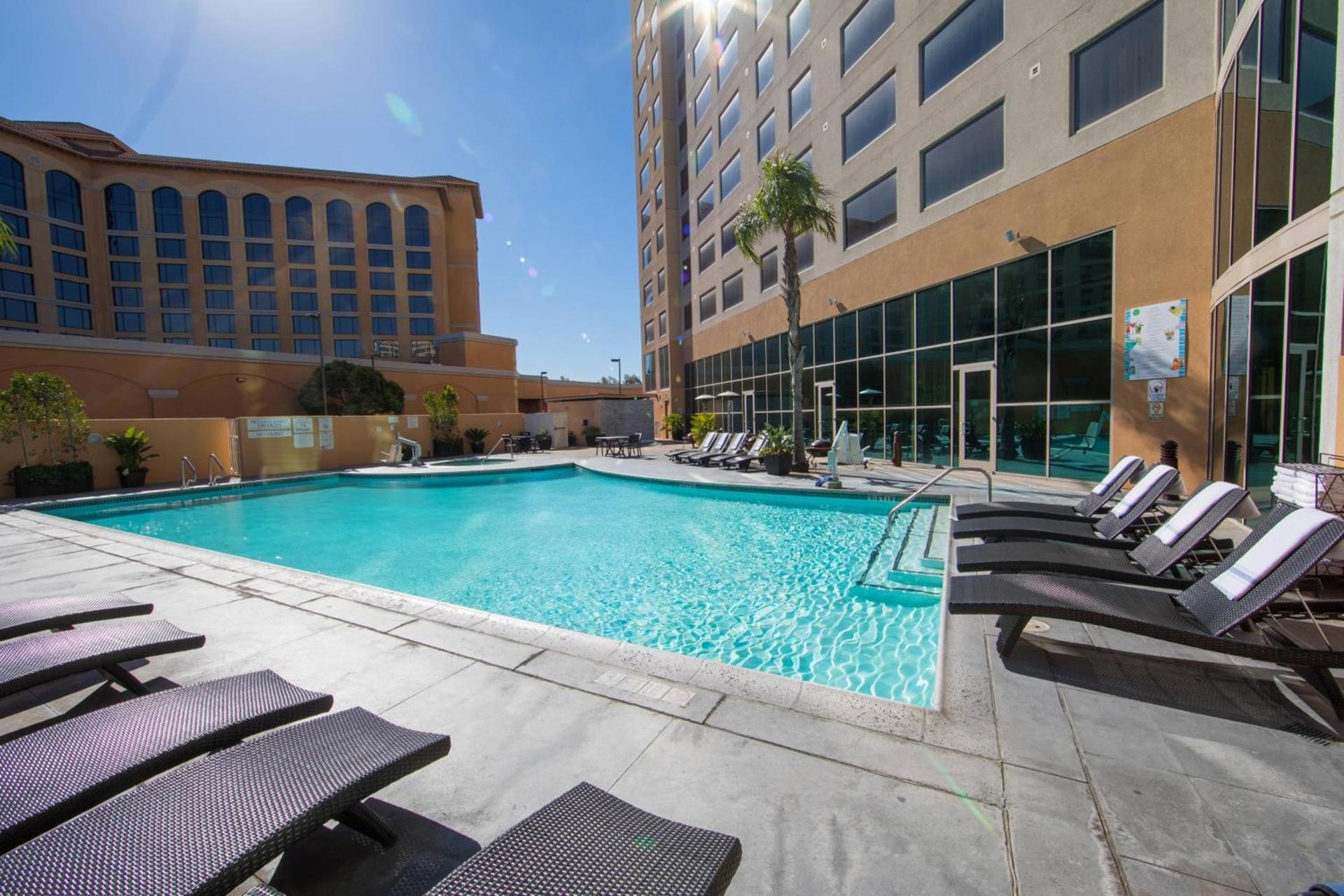 Anaheim Marriott Suites photo 2