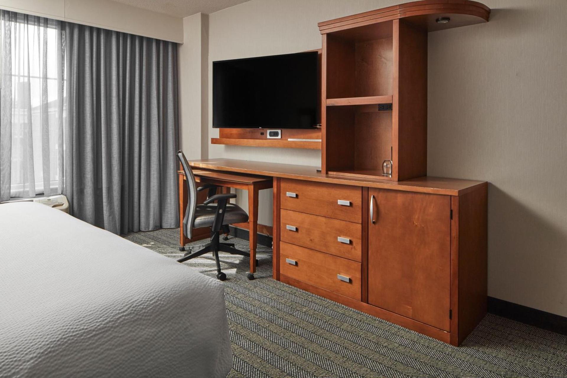 Courtyard by Marriott Charlottesville - University Medical Center photo 13