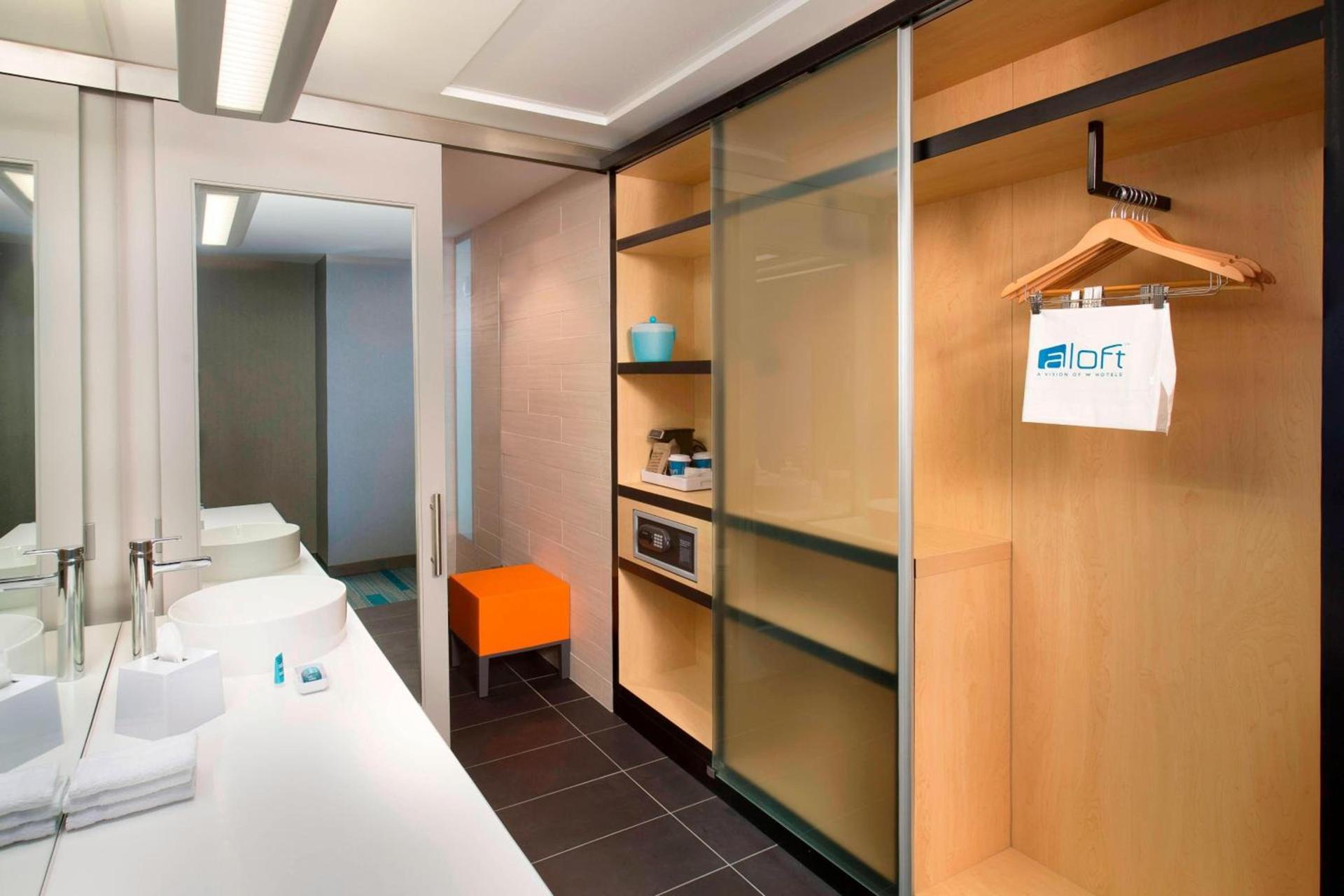 Aloft by Marriott Tampa Downtown photo 14