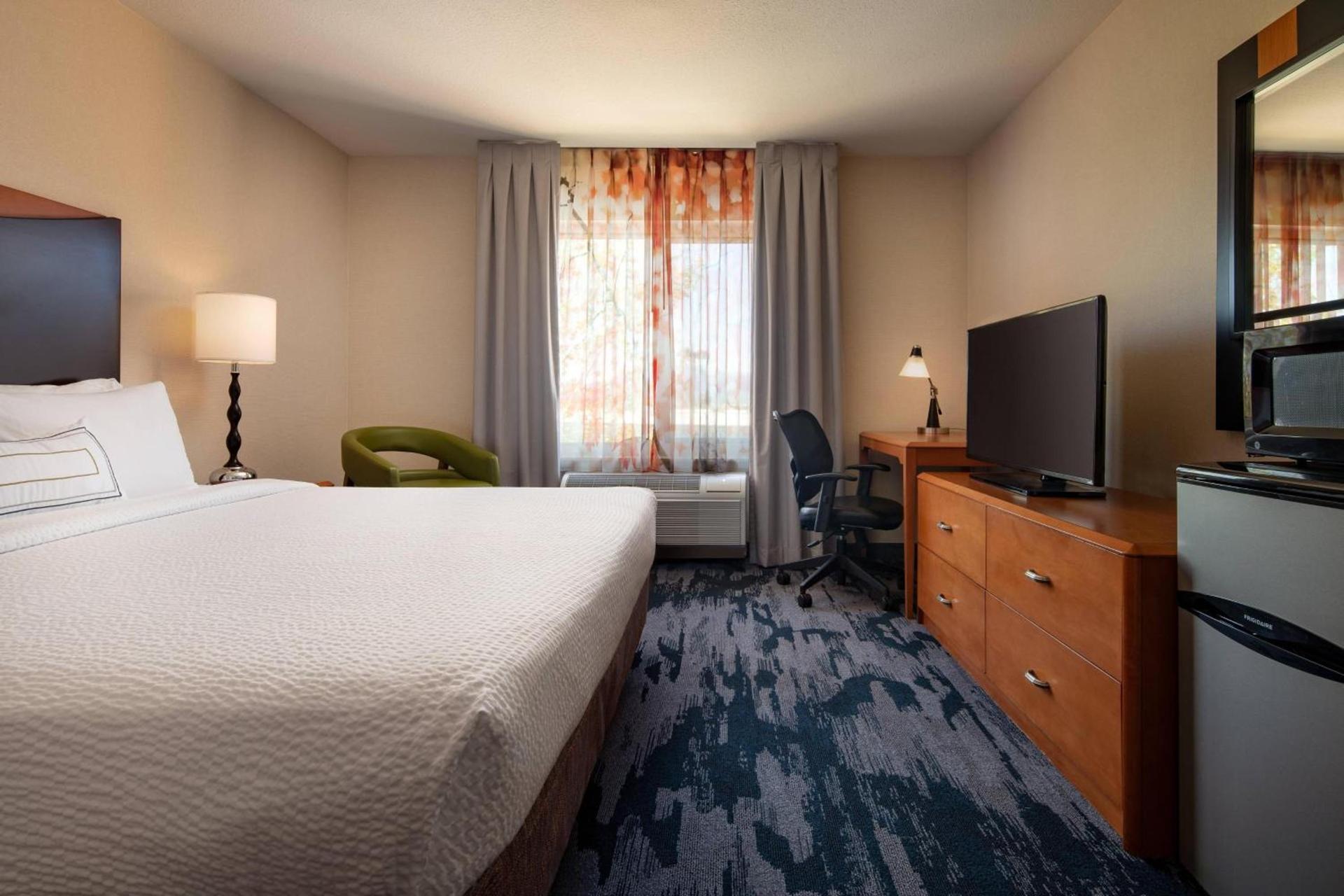 Fairfield Inn & Suites Redding photo 6