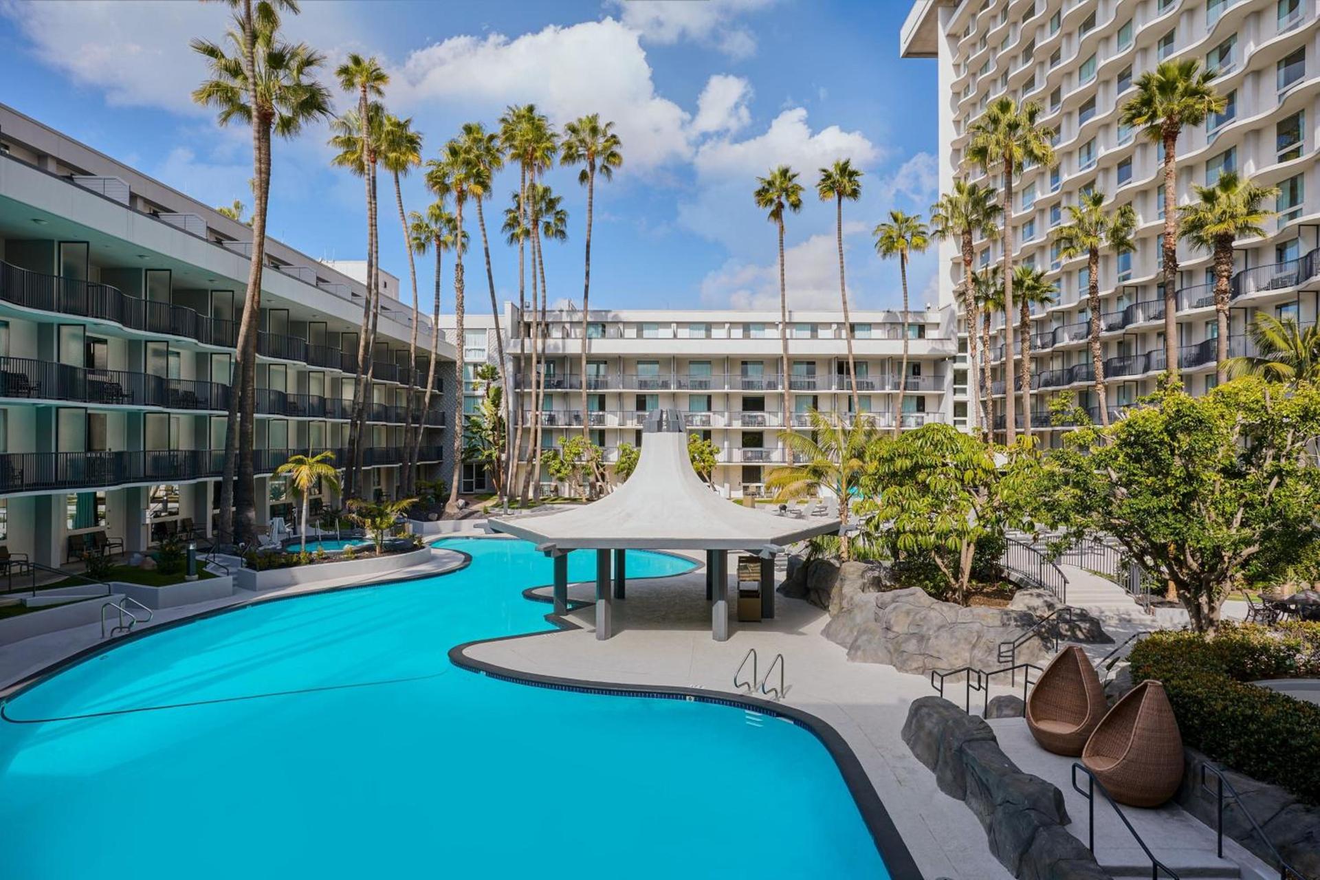 Los Angeles Airport Marriott photo 54