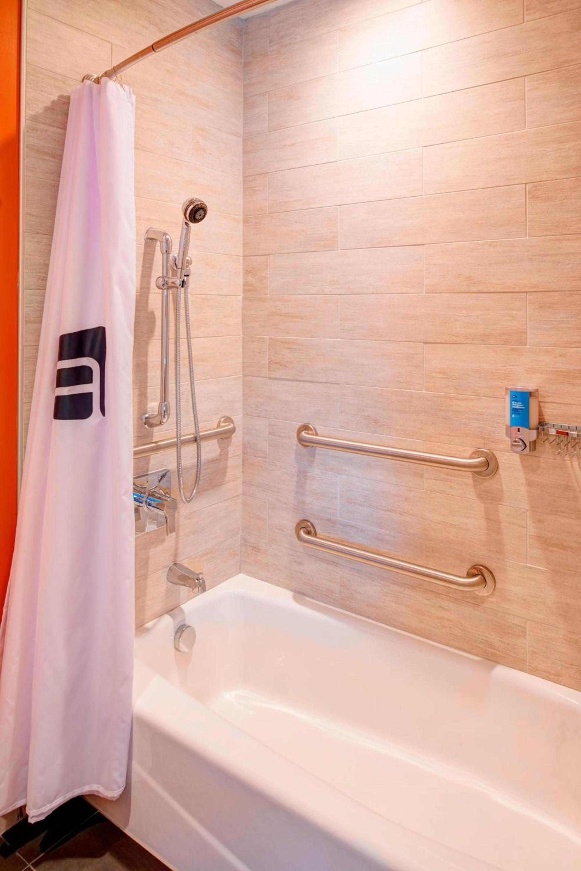 Aloft by Marriott Columbus Westerville photo 16