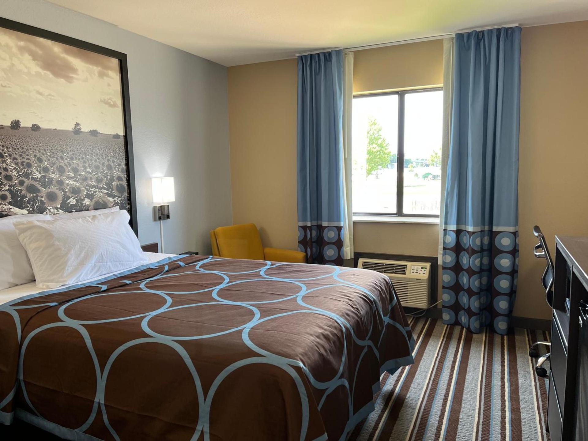 Super 8 by Wyndham Independence KS photo 36