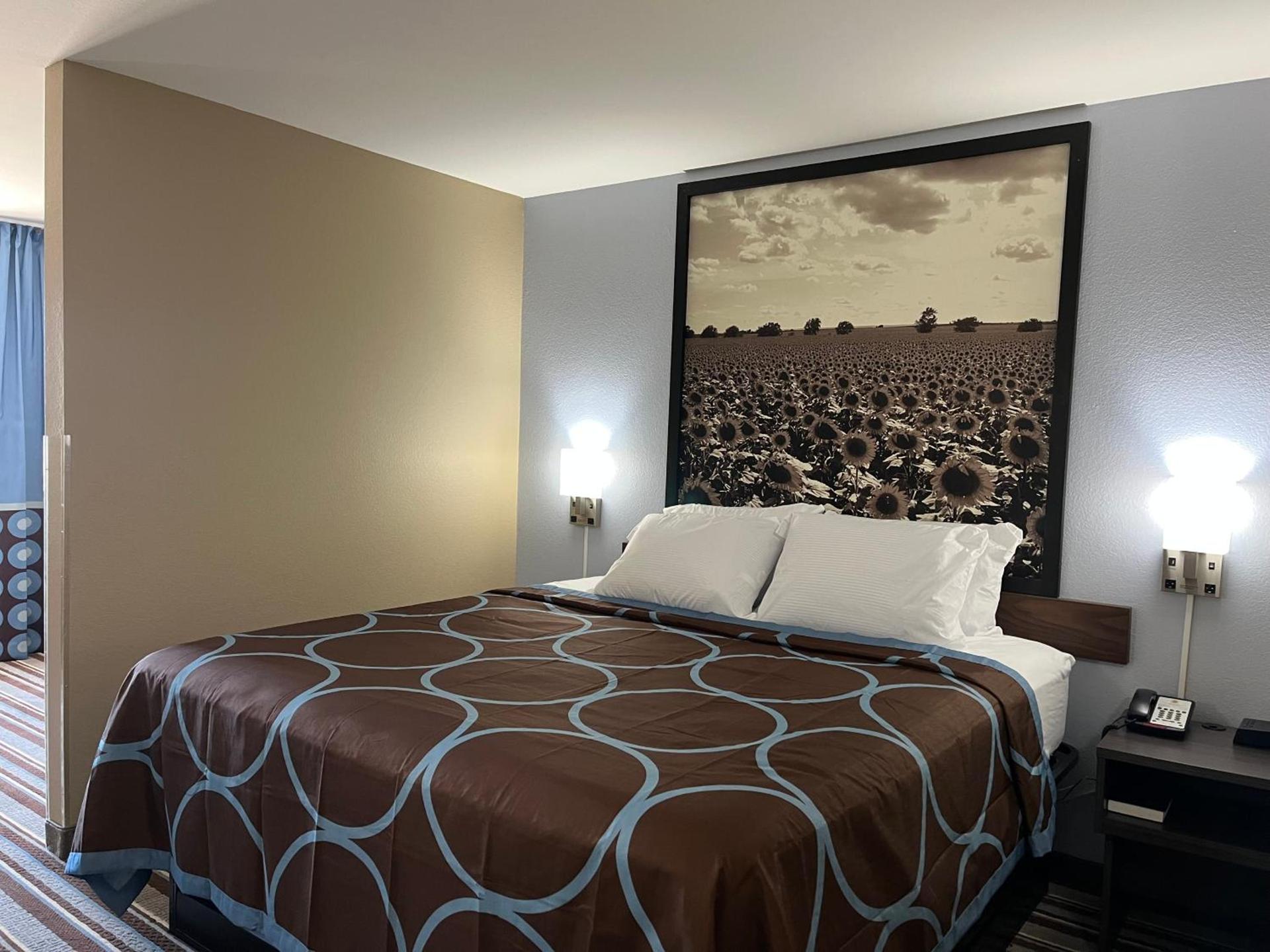 Super 8 by Wyndham Independence KS photo 38