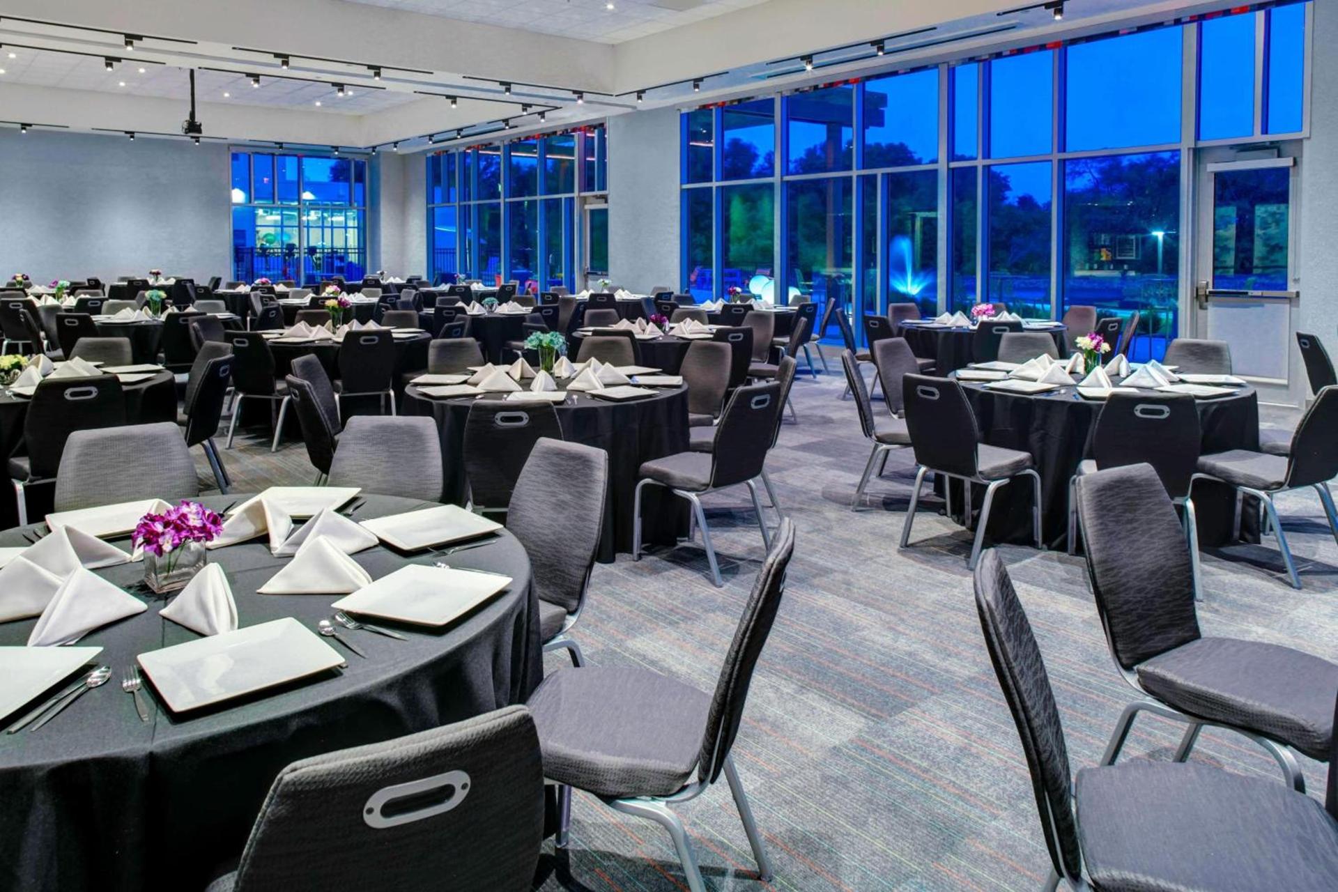 Aloft by Marriott Wichita photo 21
