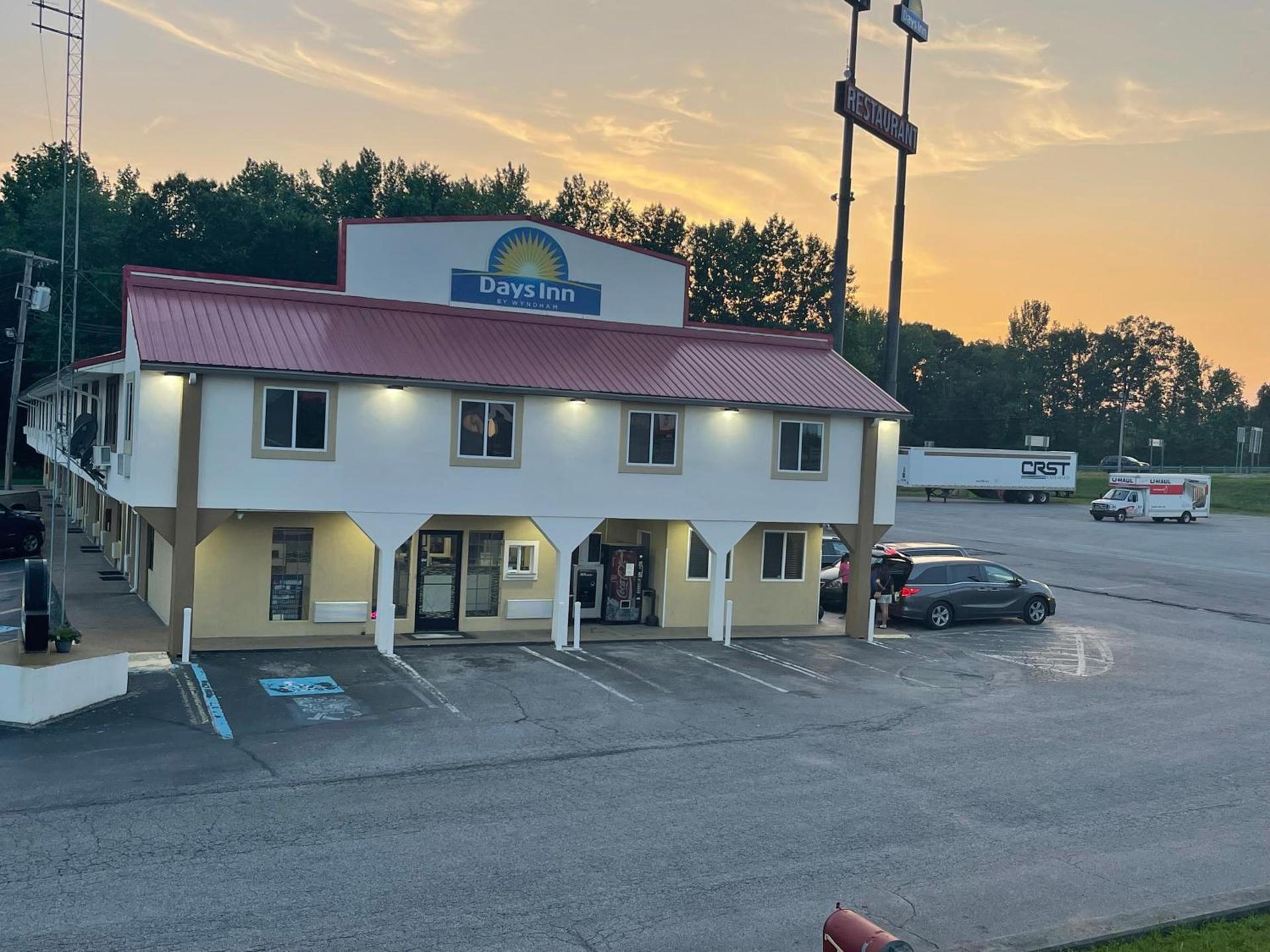 Days Inn by Wyndham Holladay photo 63