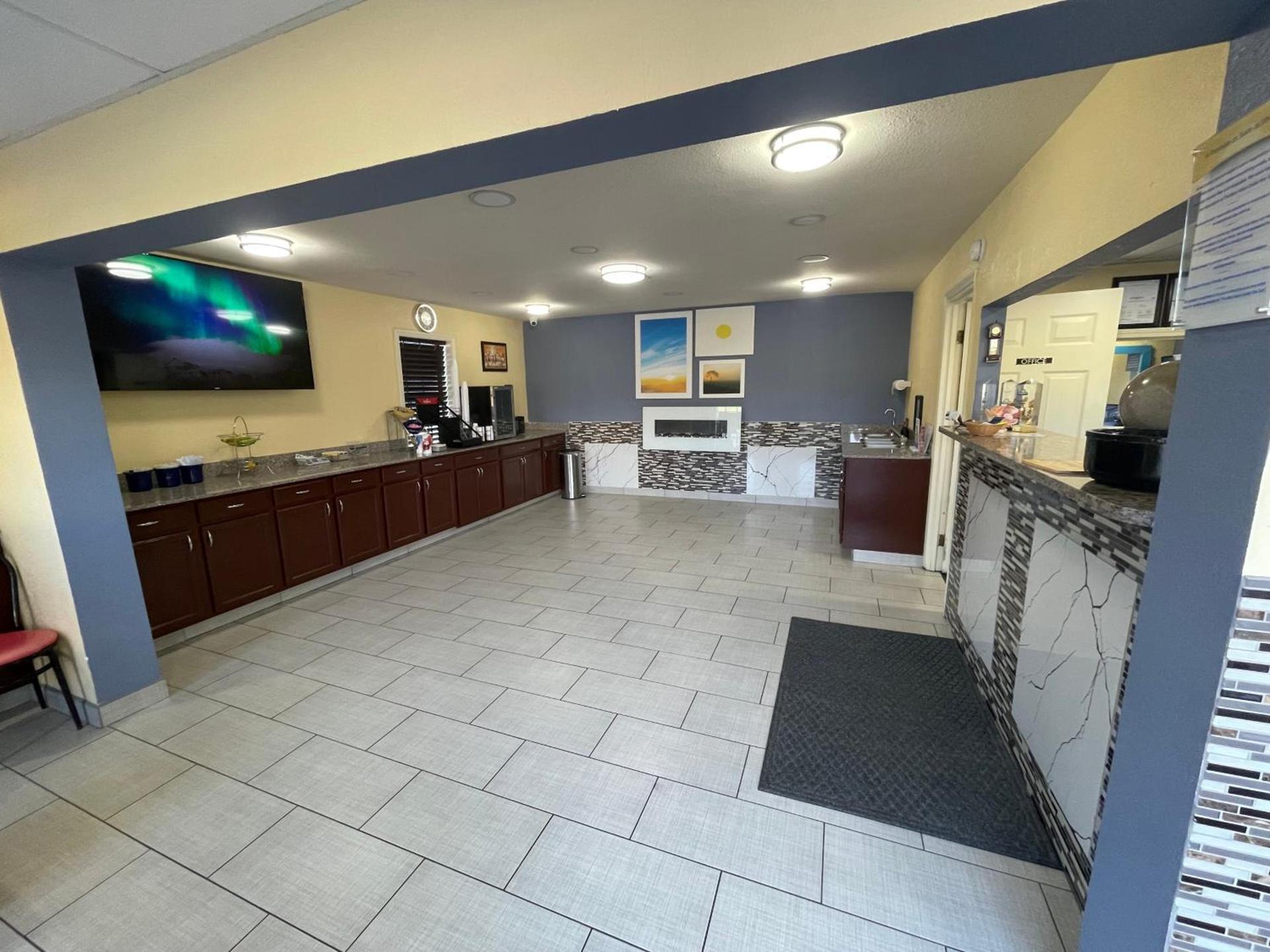 Days Inn by Wyndham Holladay photo 29