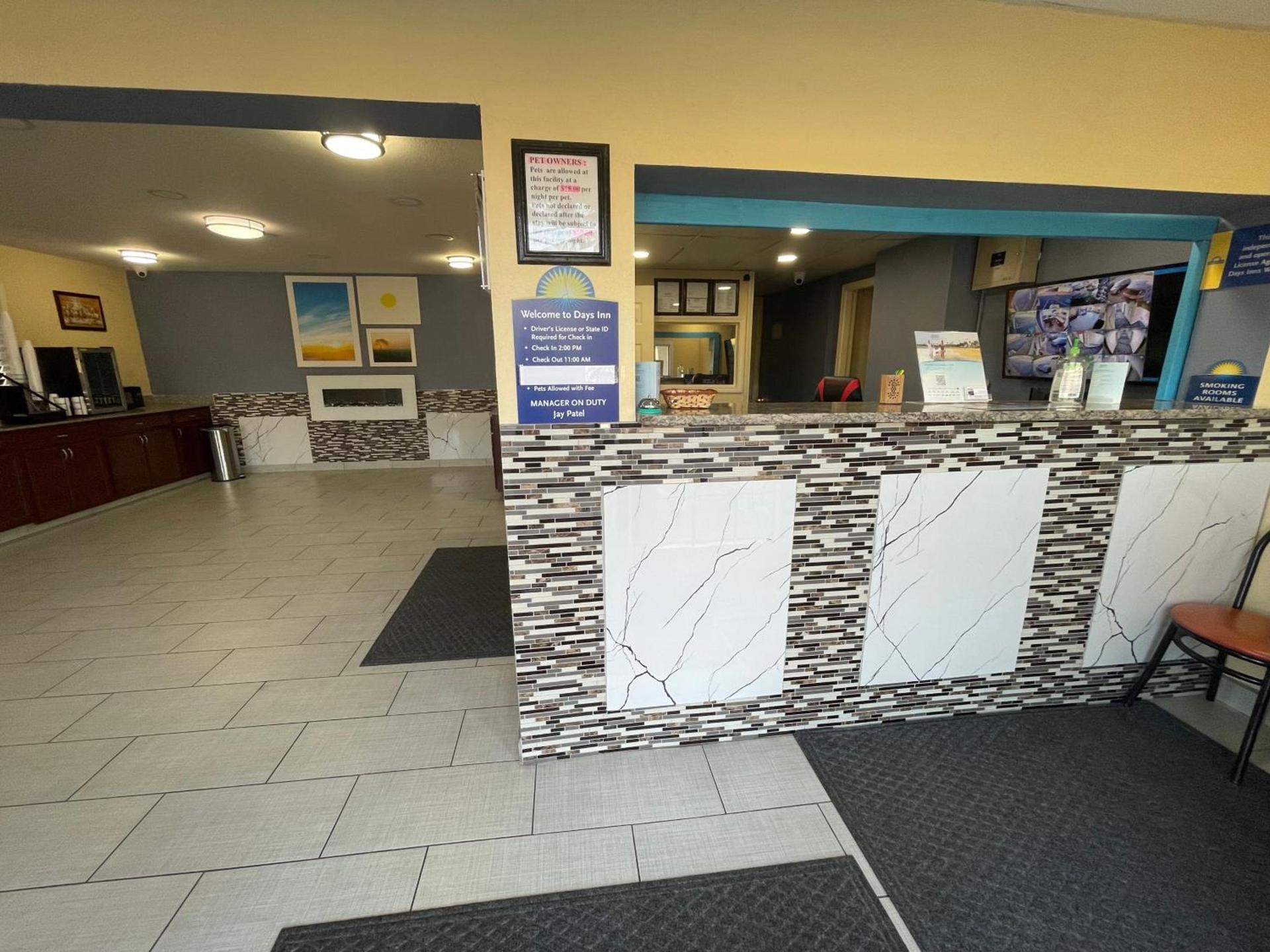 Days Inn by Wyndham Holladay photo 30