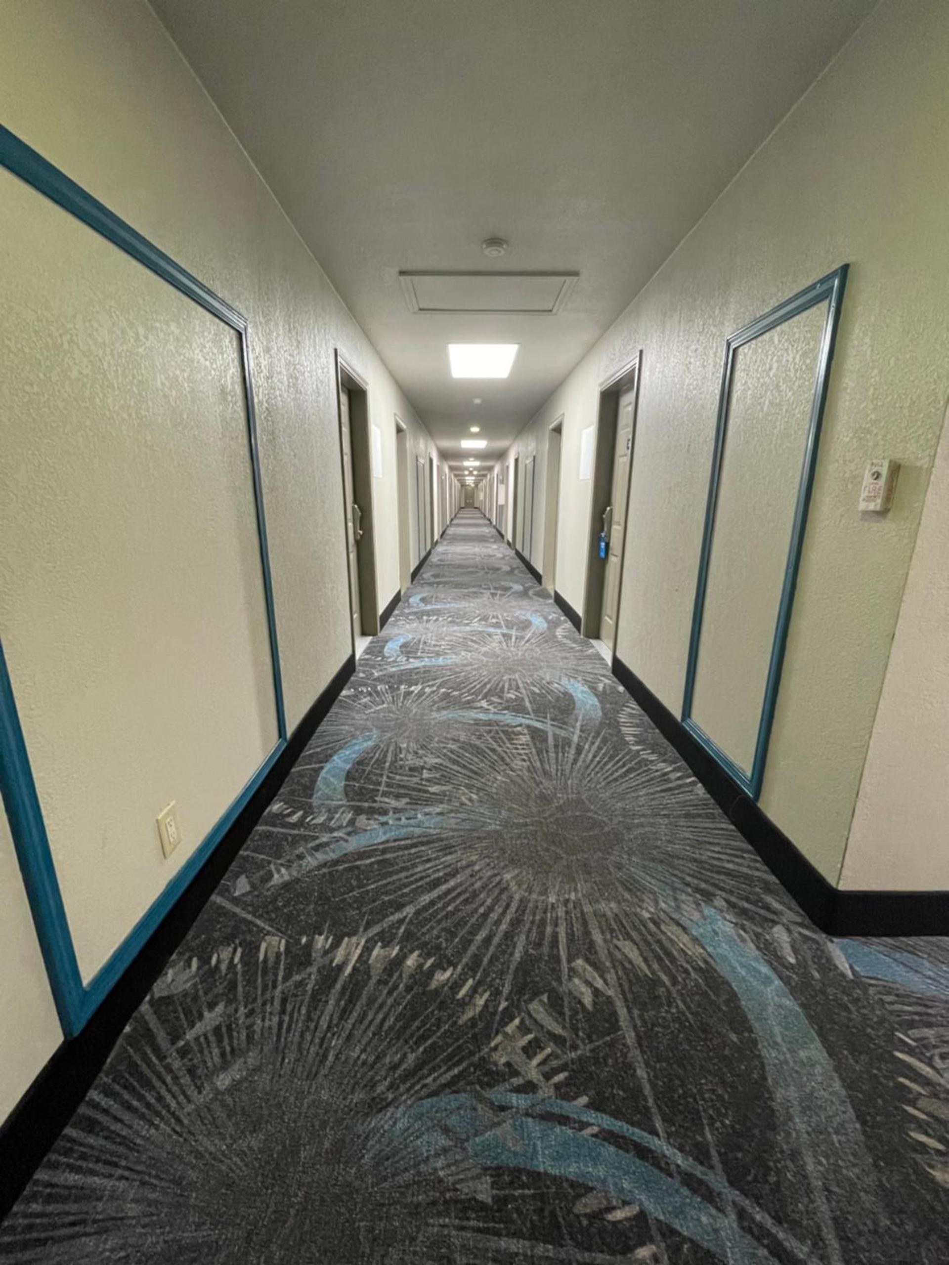 Days Inn by Wyndham Holladay photo 32
