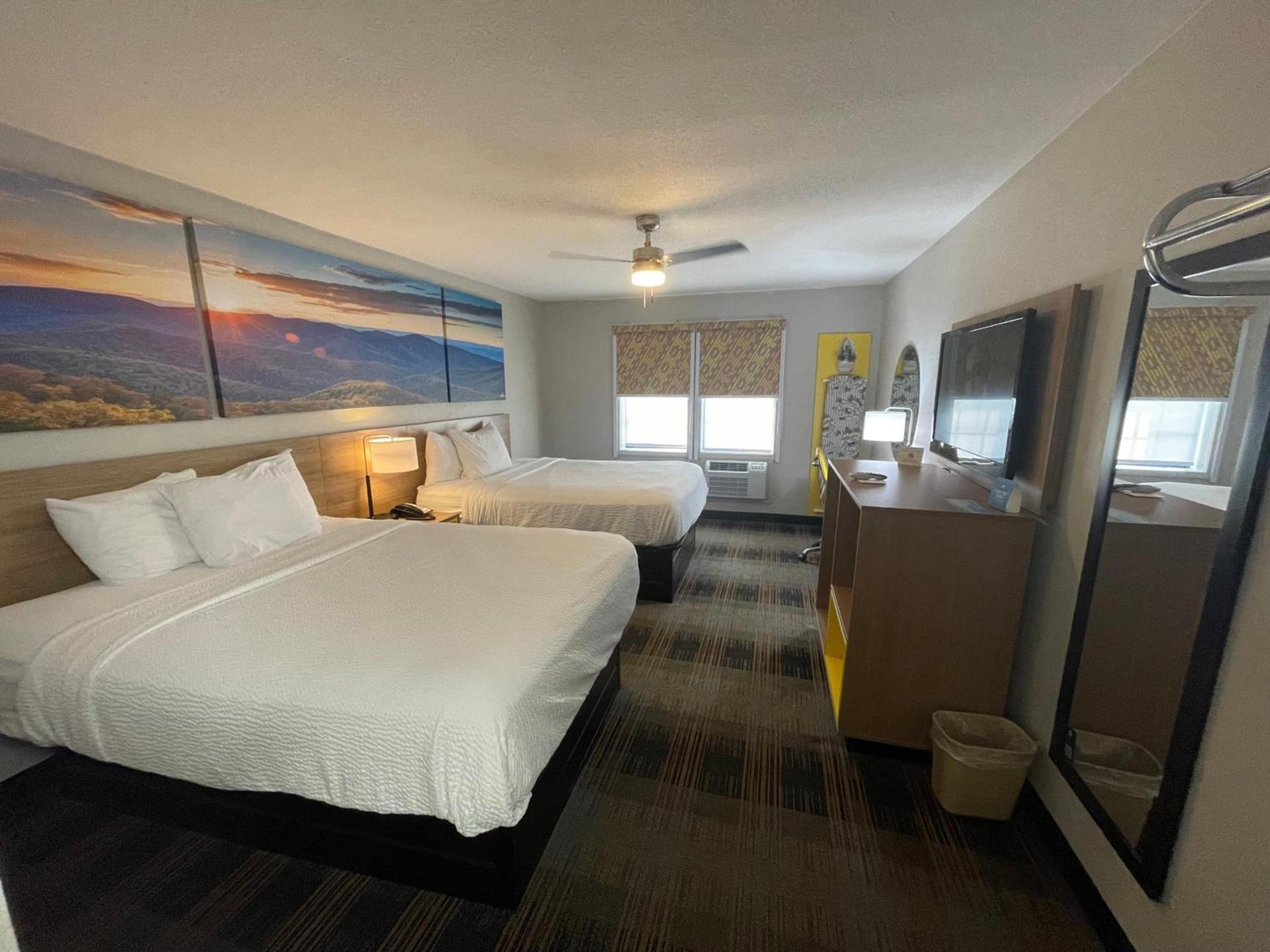 Days Inn by Wyndham Holladay photo 37
