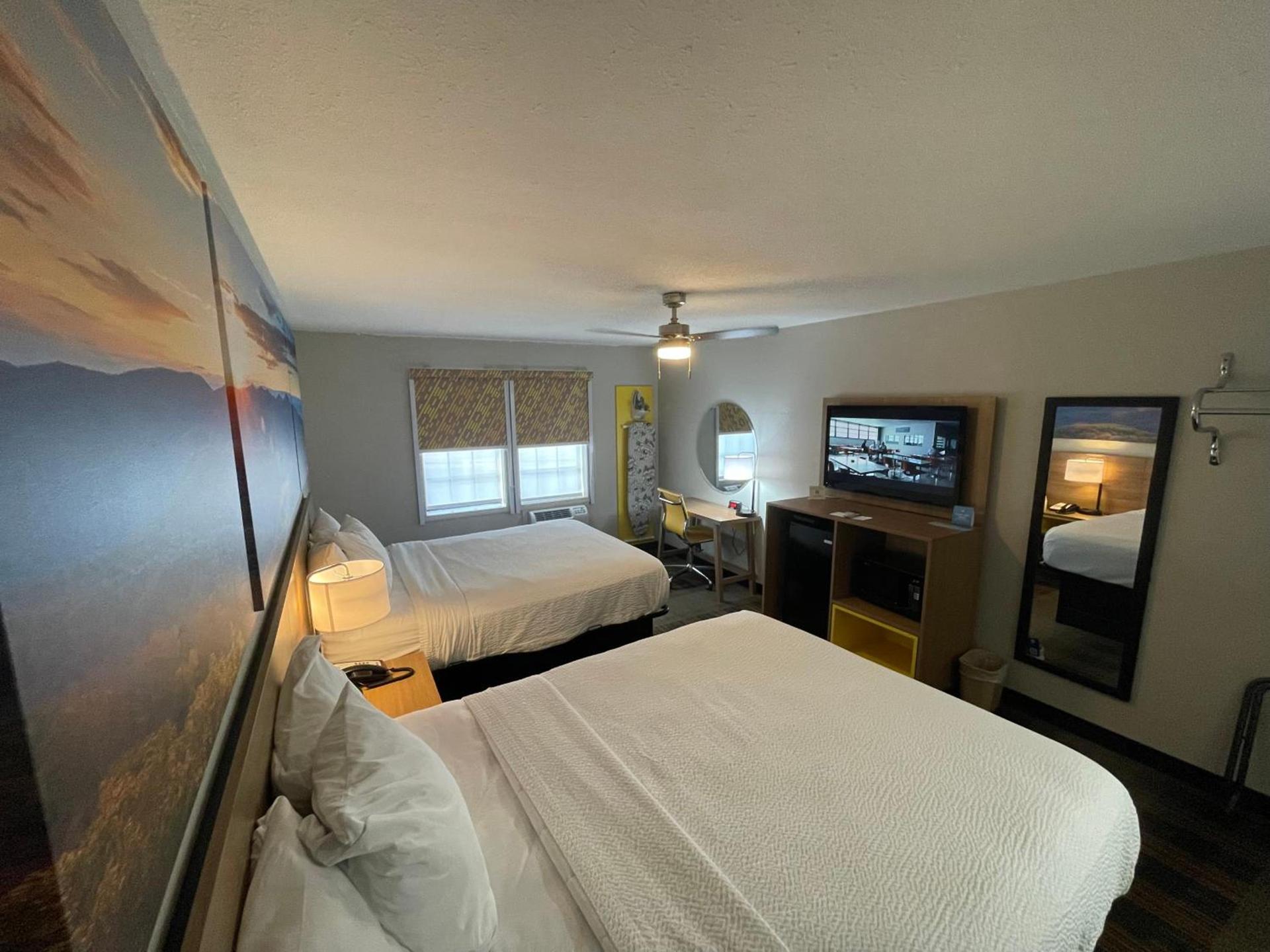 Days Inn by Wyndham Holladay photo 40
