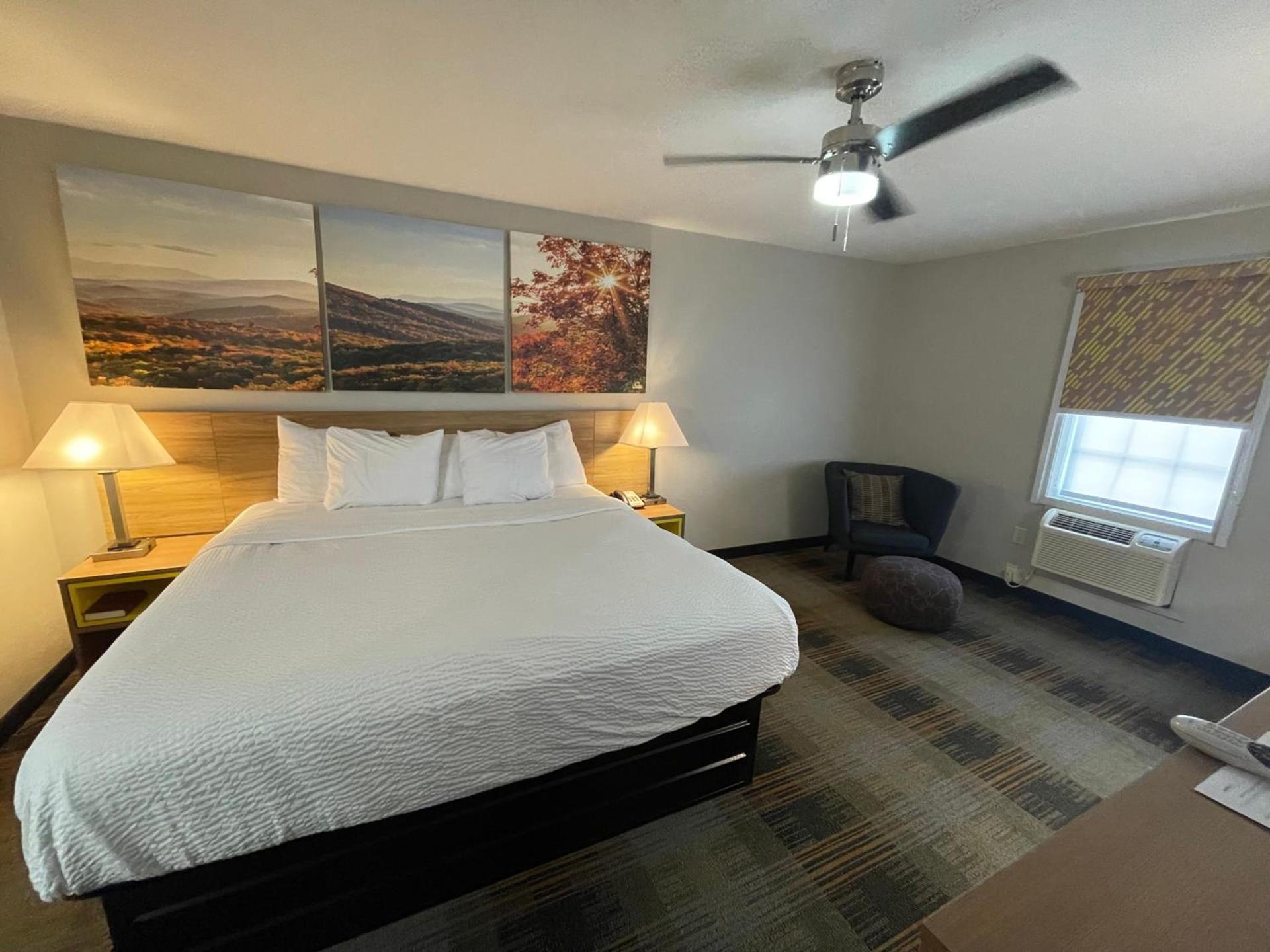 Days Inn by Wyndham Holladay photo 44