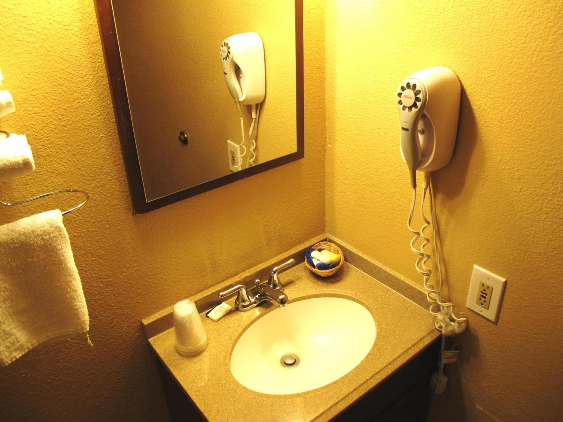 Merrill Field Inn photo 8