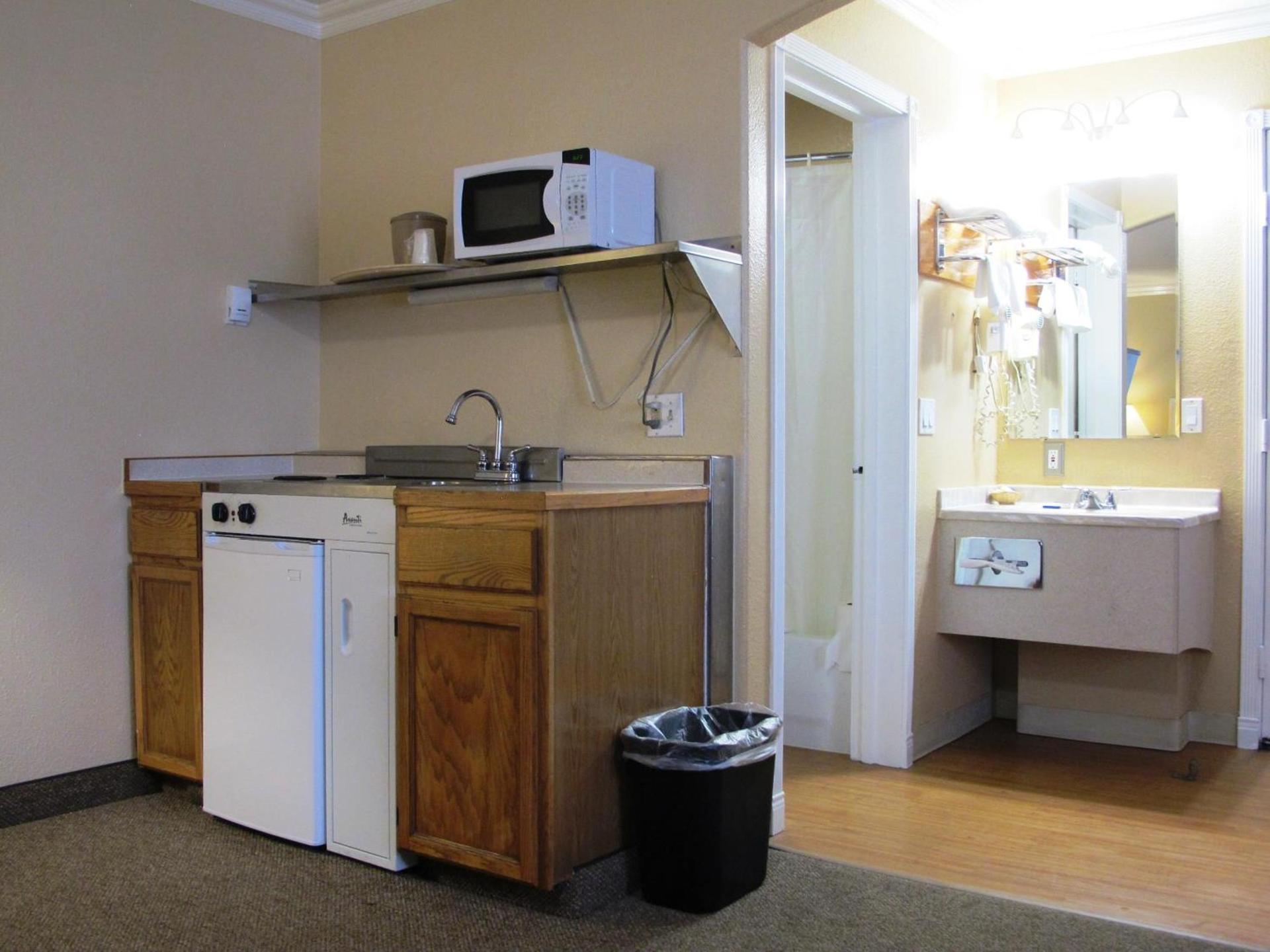 Merrill Field Inn photo 10
