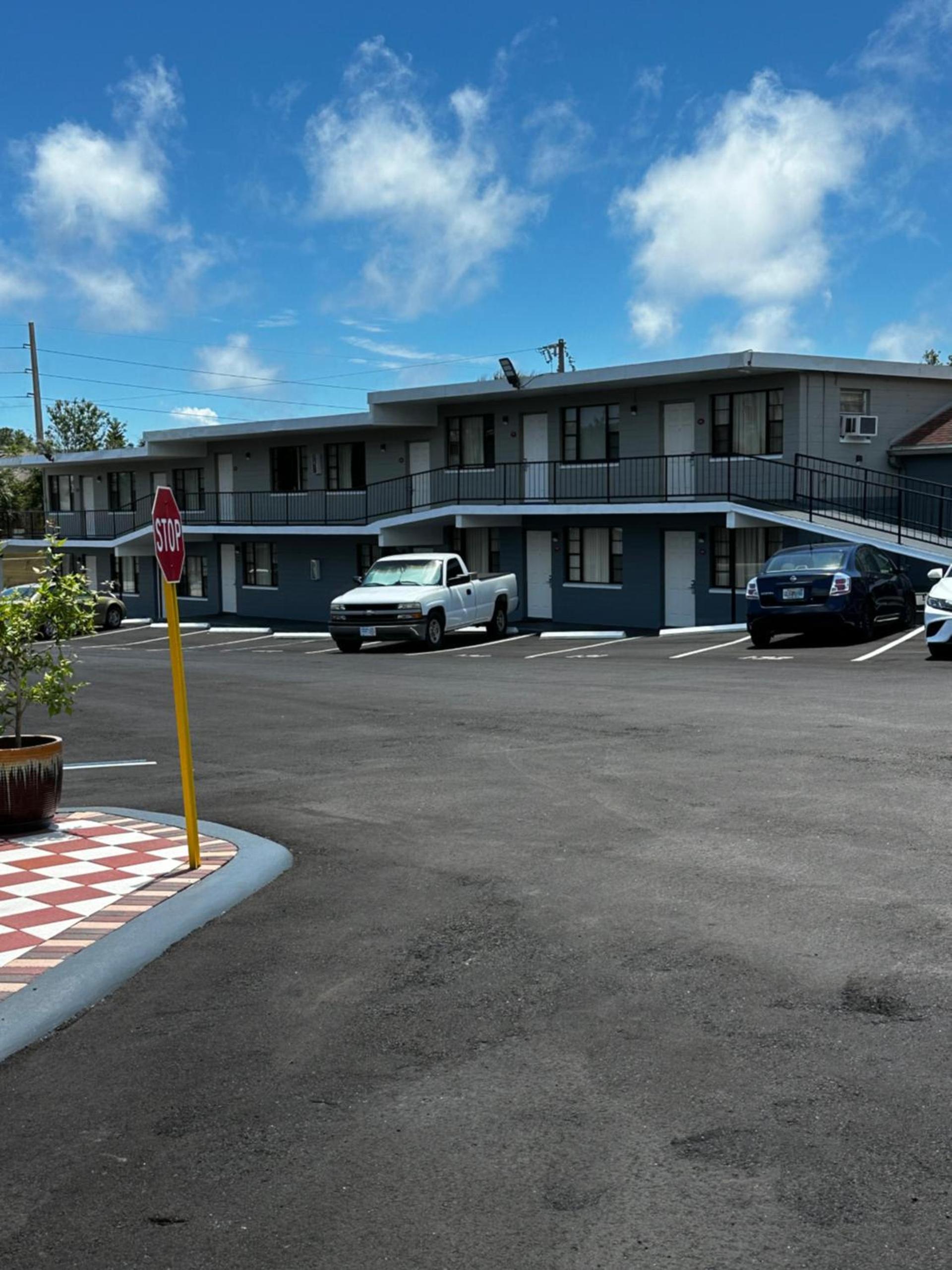 Red Carpet Inn Daytona Beach photo 4