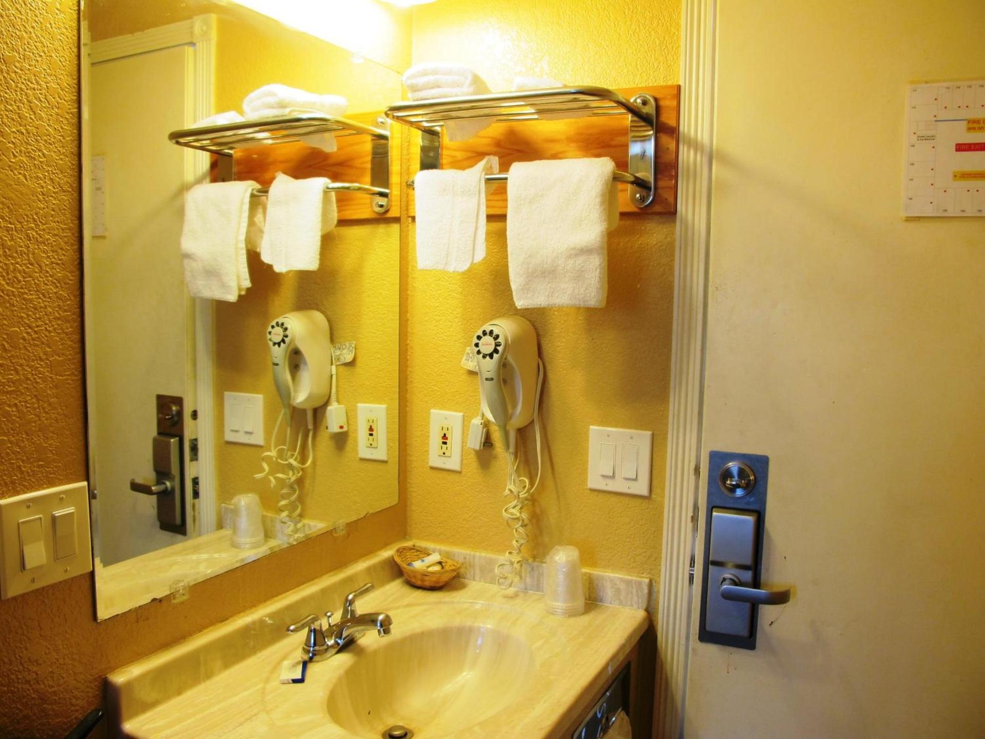 Merrill Field Inn photo 11