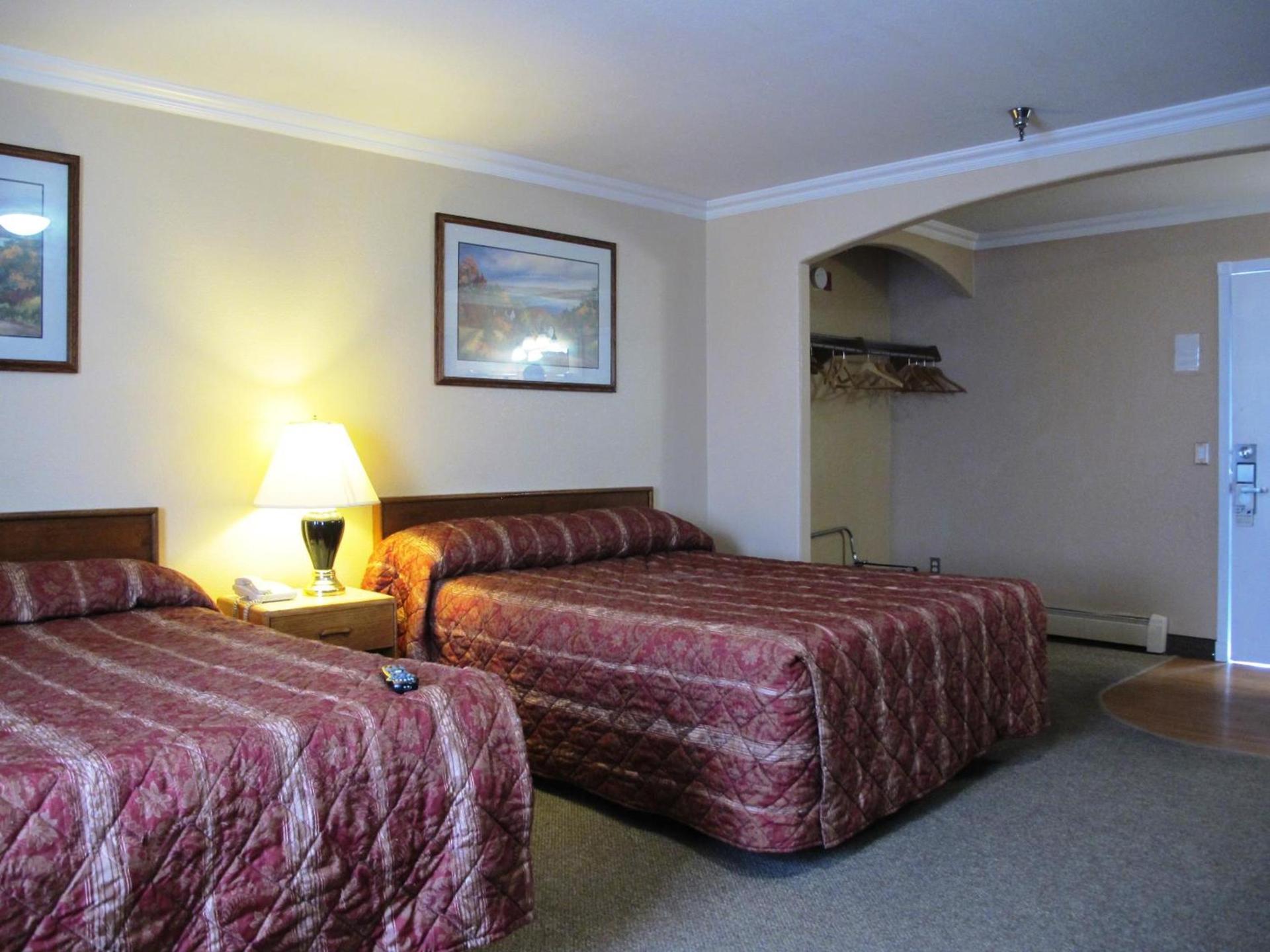 Merrill Field Inn photo 12