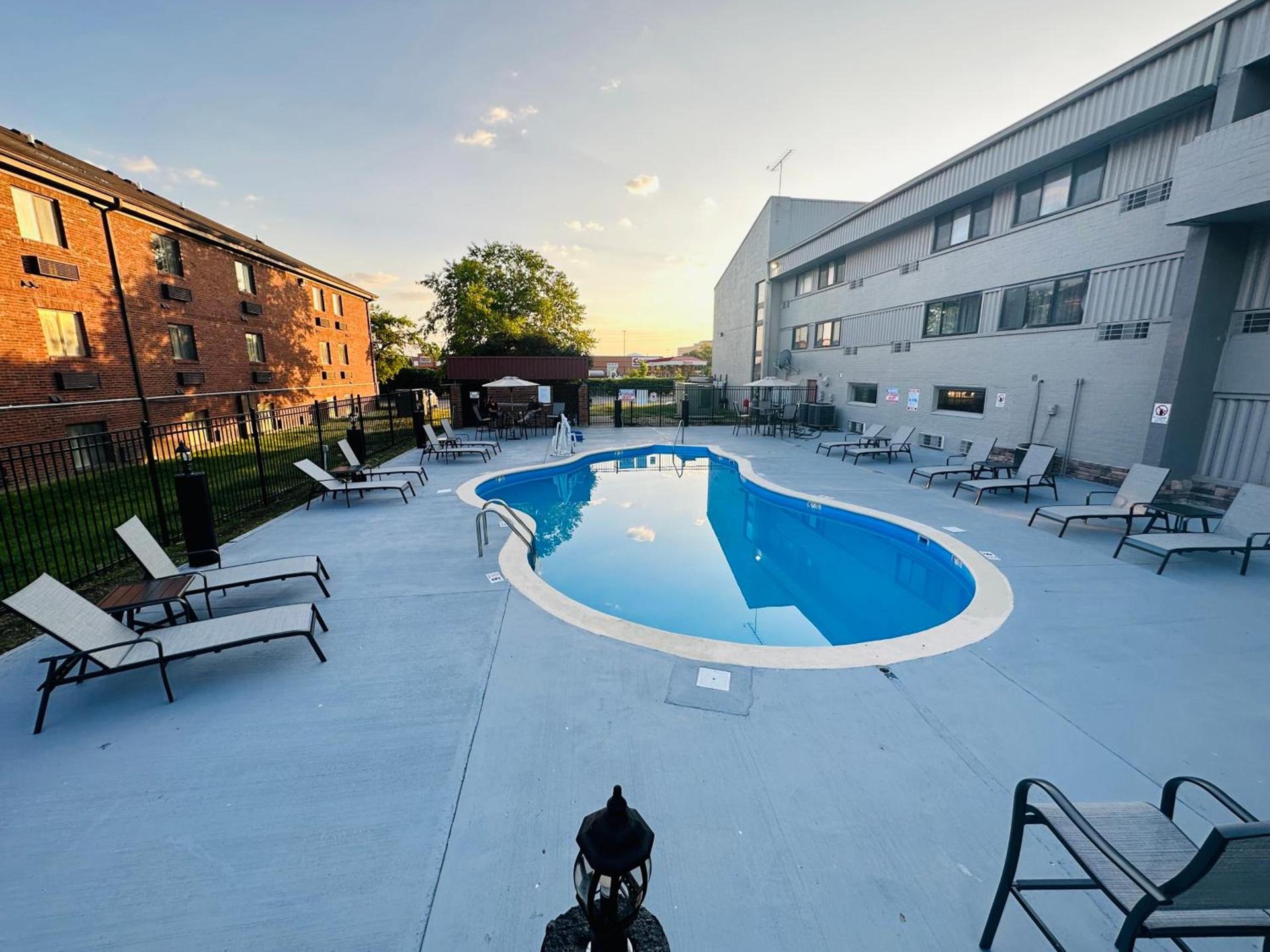 Comfort Inn & Suites Indianapolis Northwest - College Park photo 35