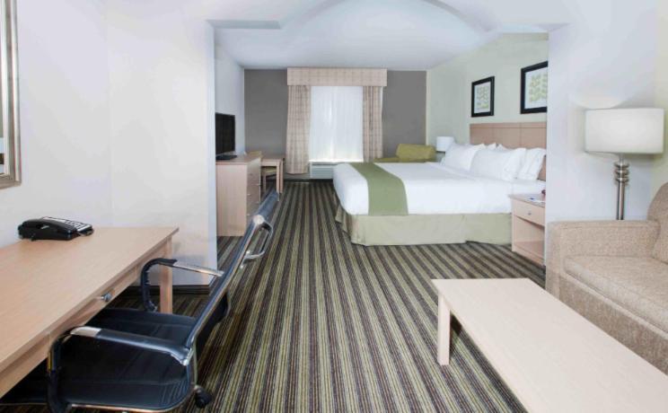 Holiday Inn Express Hotel & Suites Alvarado by IHG photo 3