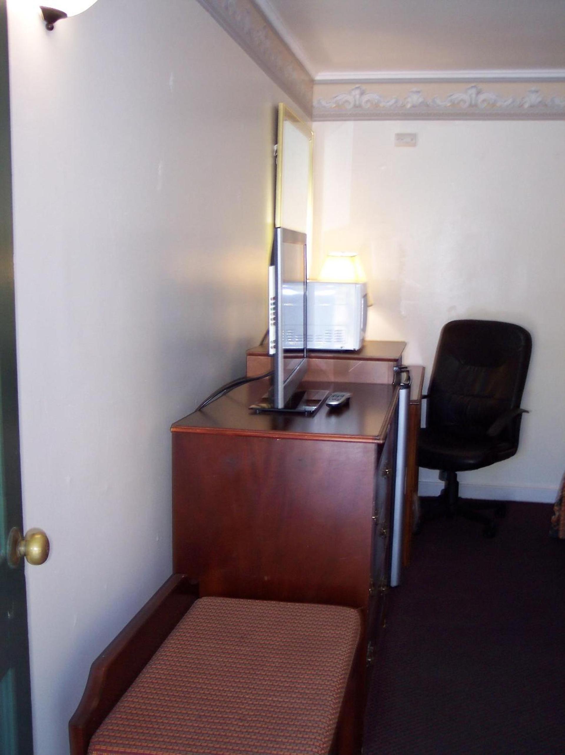 Shore Hills Motel photo 5